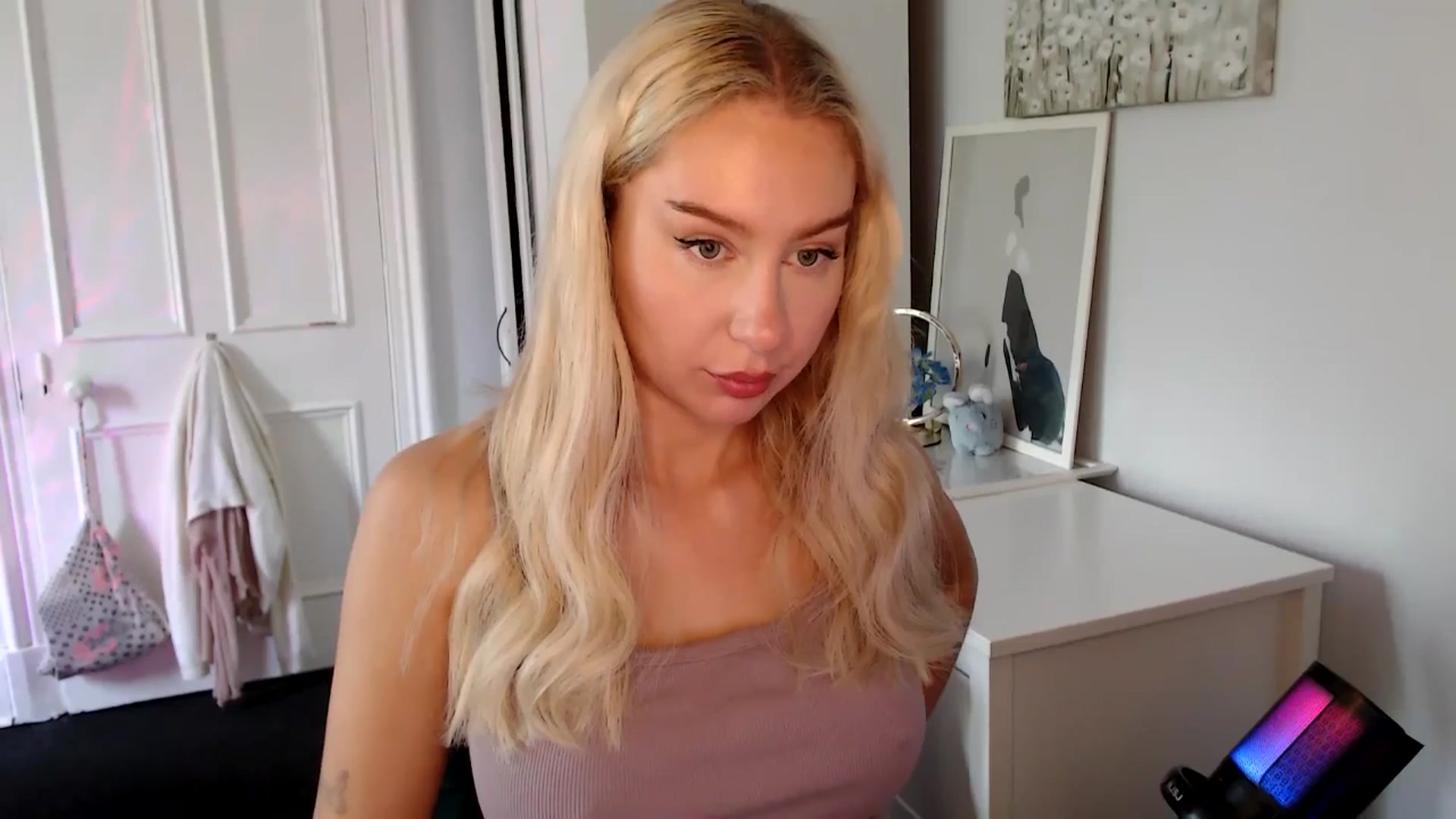 Gallery image thumbnail from British_Cutie's myfreecams stream on, 07/17/2025, 11:38 image 10 of 20