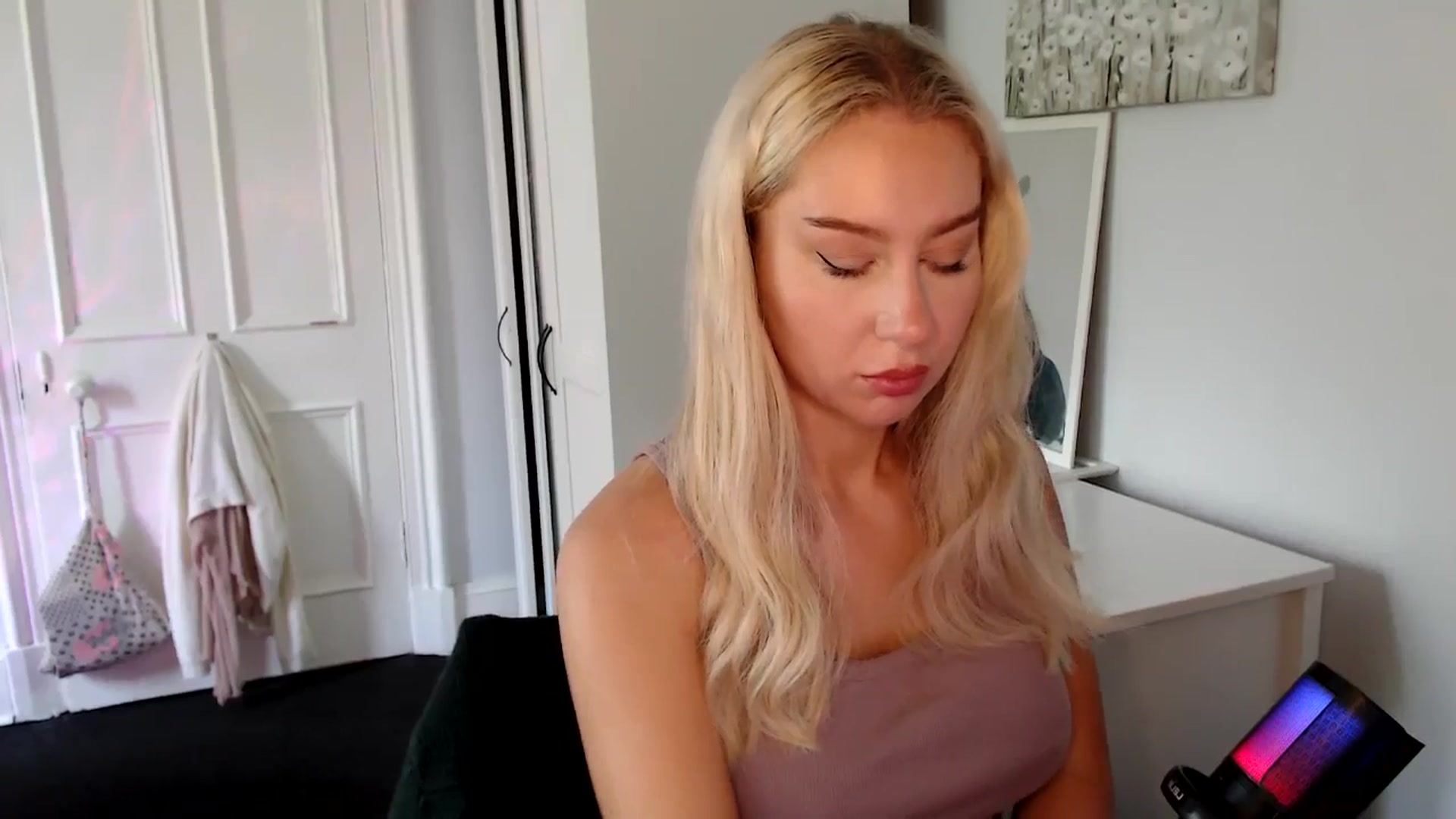 Gallery image thumbnail from British_Cutie's myfreecams stream on, 07/17/2025, 11:38 image 20 of 20