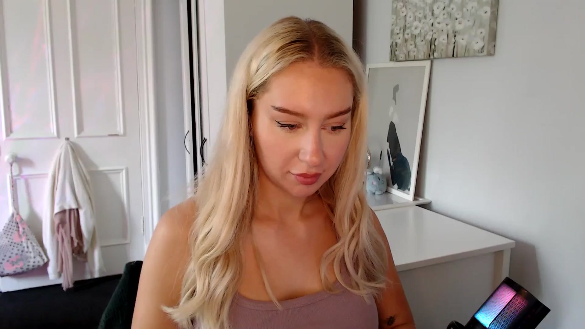 Gallery image thumbnail from British_Cutie's myfreecams stream on, 07/17/2025, 12:35 image 2 of 20