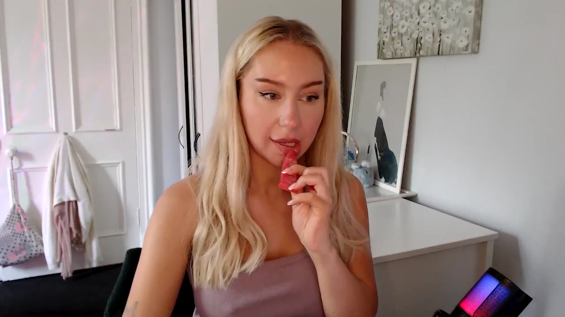 Gallery image thumbnail from British_Cutie's myfreecams stream on, 07/17/2025, 12:35 image 3 of 20