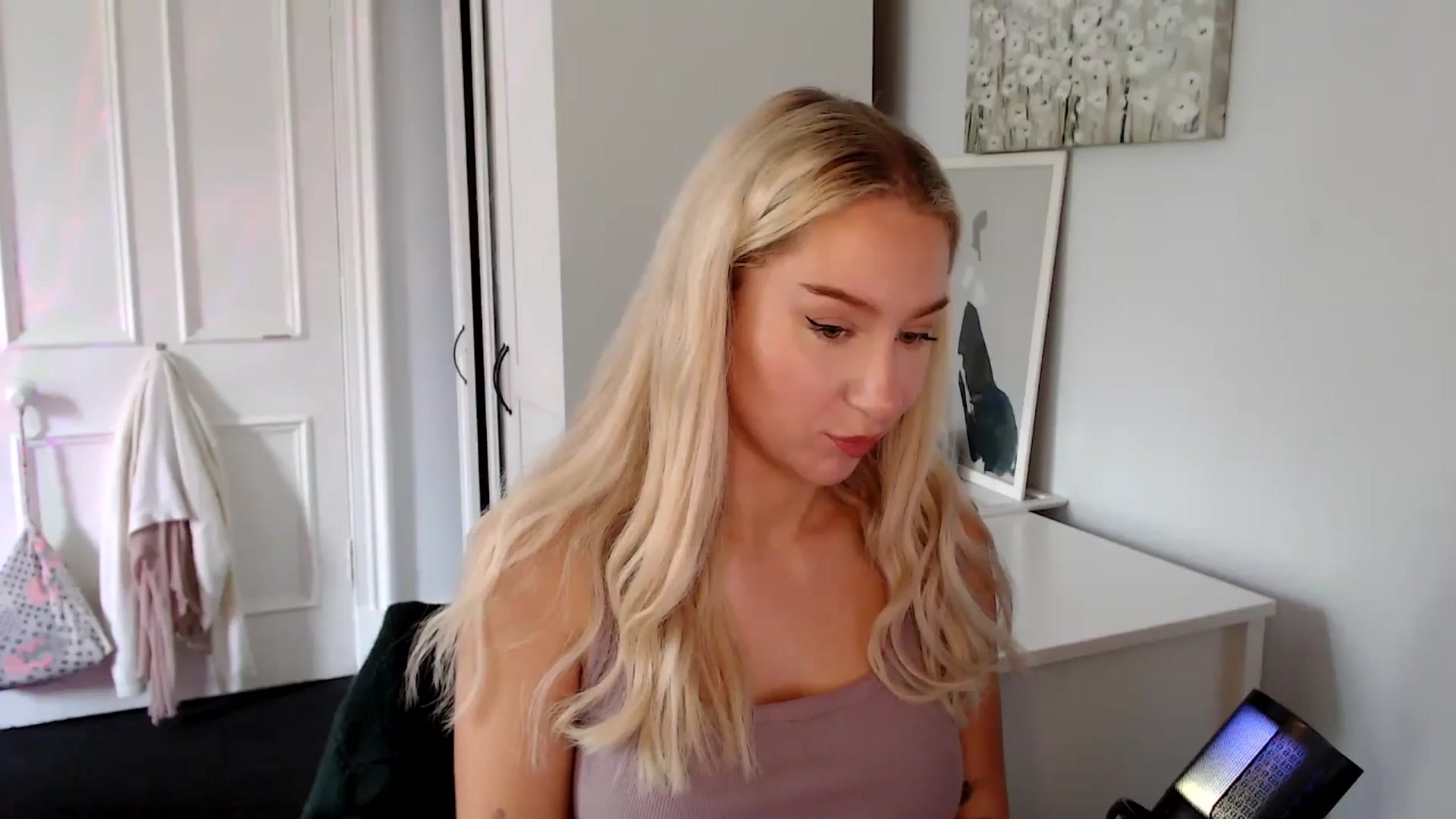 Gallery image thumbnail from British_Cutie's myfreecams stream on, 07/17/2025, 12:35 image 1 of 20