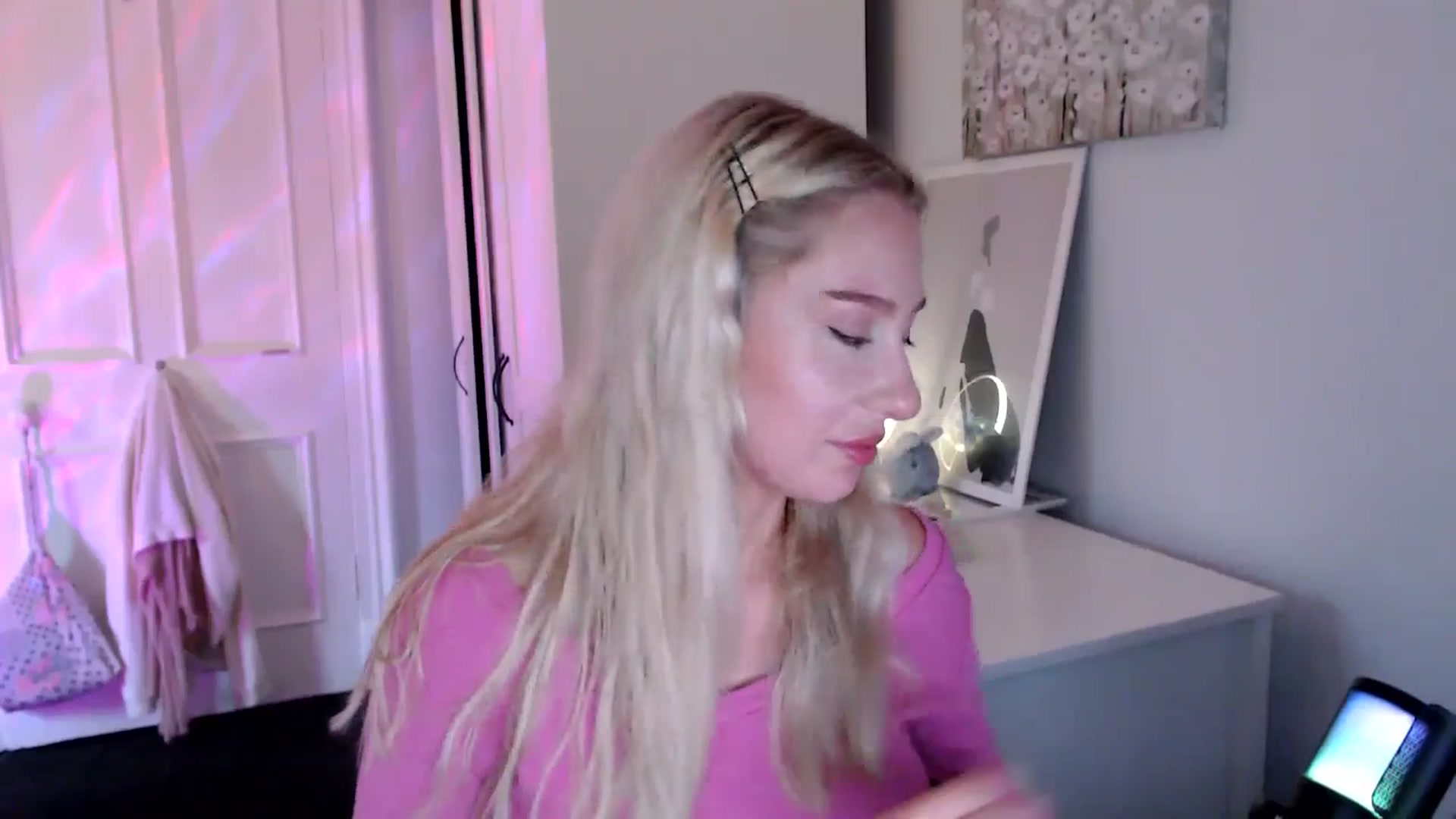 Gallery image thumbnail from British_Cutie's myfreecams stream on, 07/17/2025, 21:04 image 4 of 20