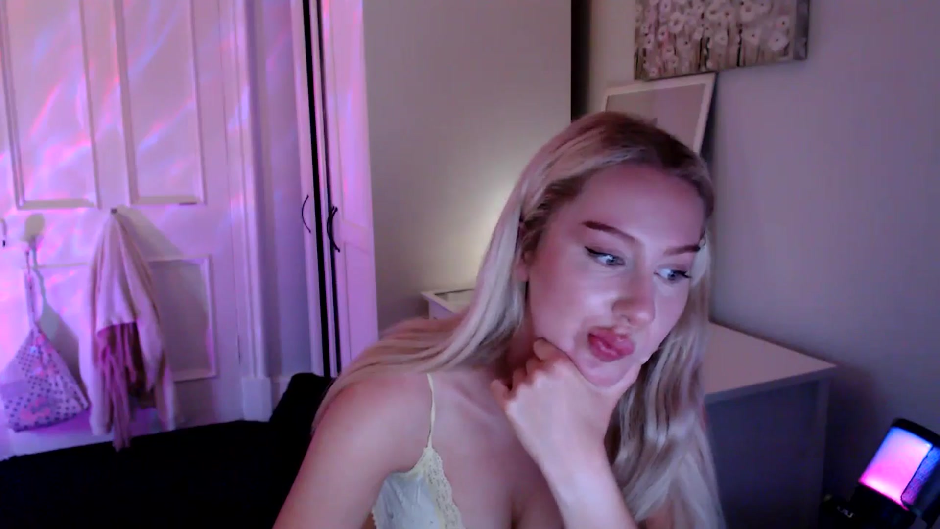 Gallery image thumbnail from British_Cutie's myfreecams stream on, 07/17/2025, 21:04 image 13 of 20