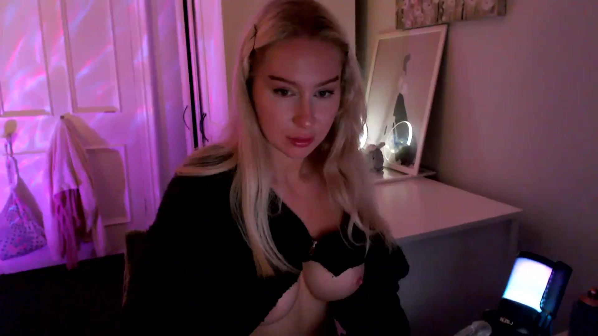 Gallery image thumbnail from British_Cutie's myfreecams stream on, 07/17/2025, 22:36 image 9 of 20
