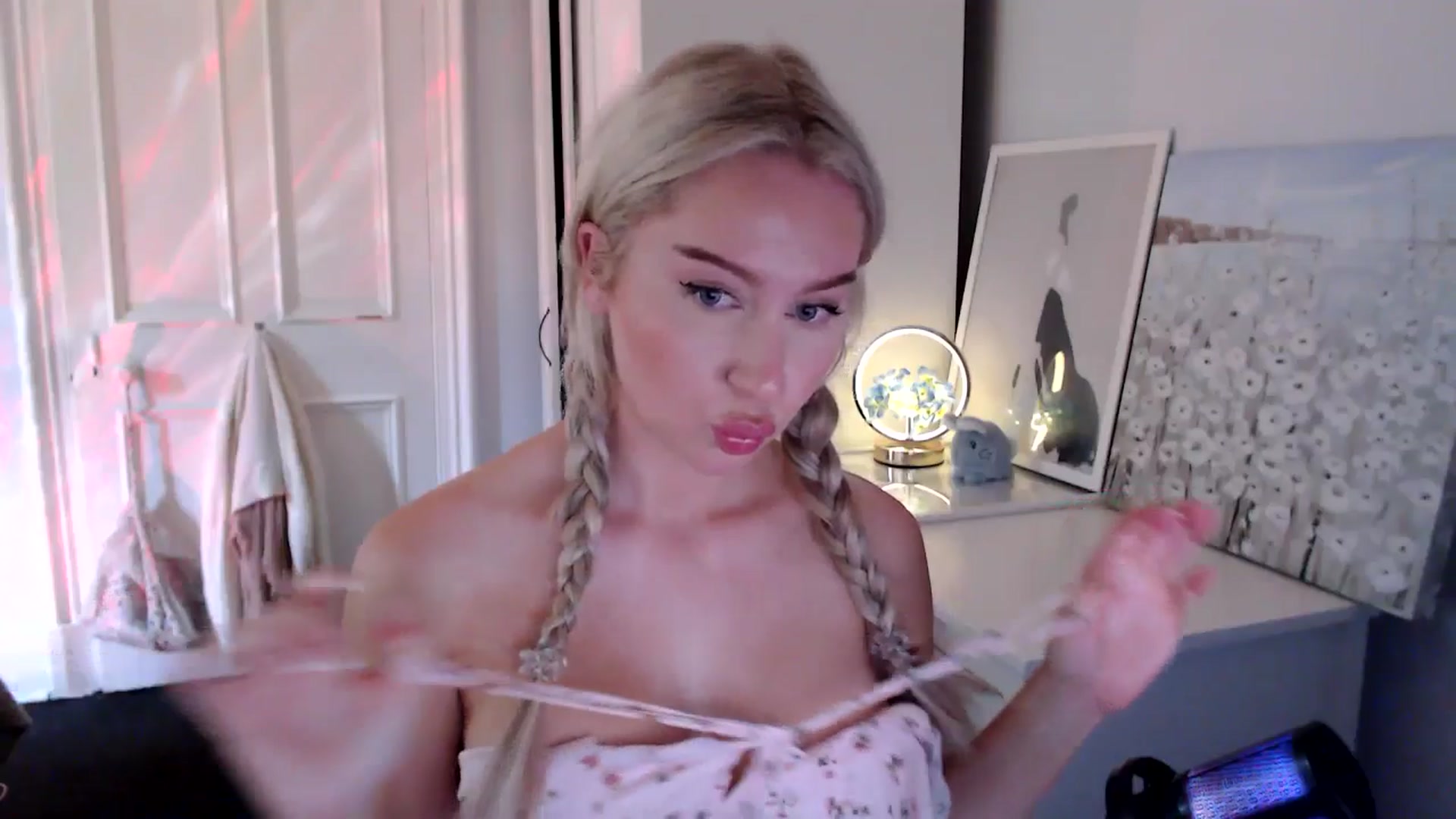 Gallery image thumbnail from British_Cutie's myfreecams stream on, 07/19/2025, 17:23 image 3 of 20