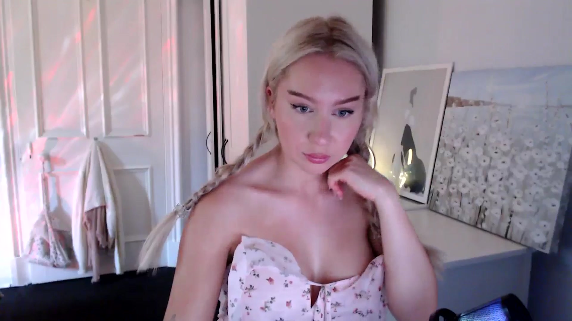 Gallery image thumbnail from British_Cutie's myfreecams stream on, 07/19/2025, 17:23 image 17 of 20