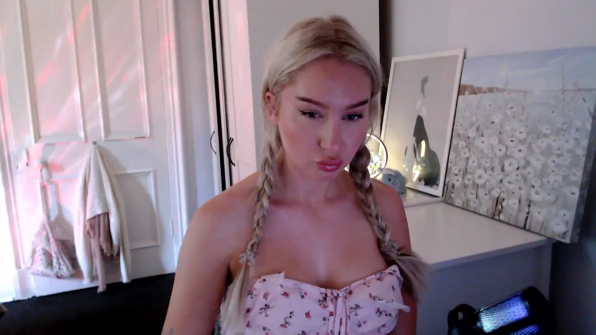 Gallery image thumbnail from British_Cutie's myfreecams stream on, 07/19/2025, 17:23 image 1 of 20