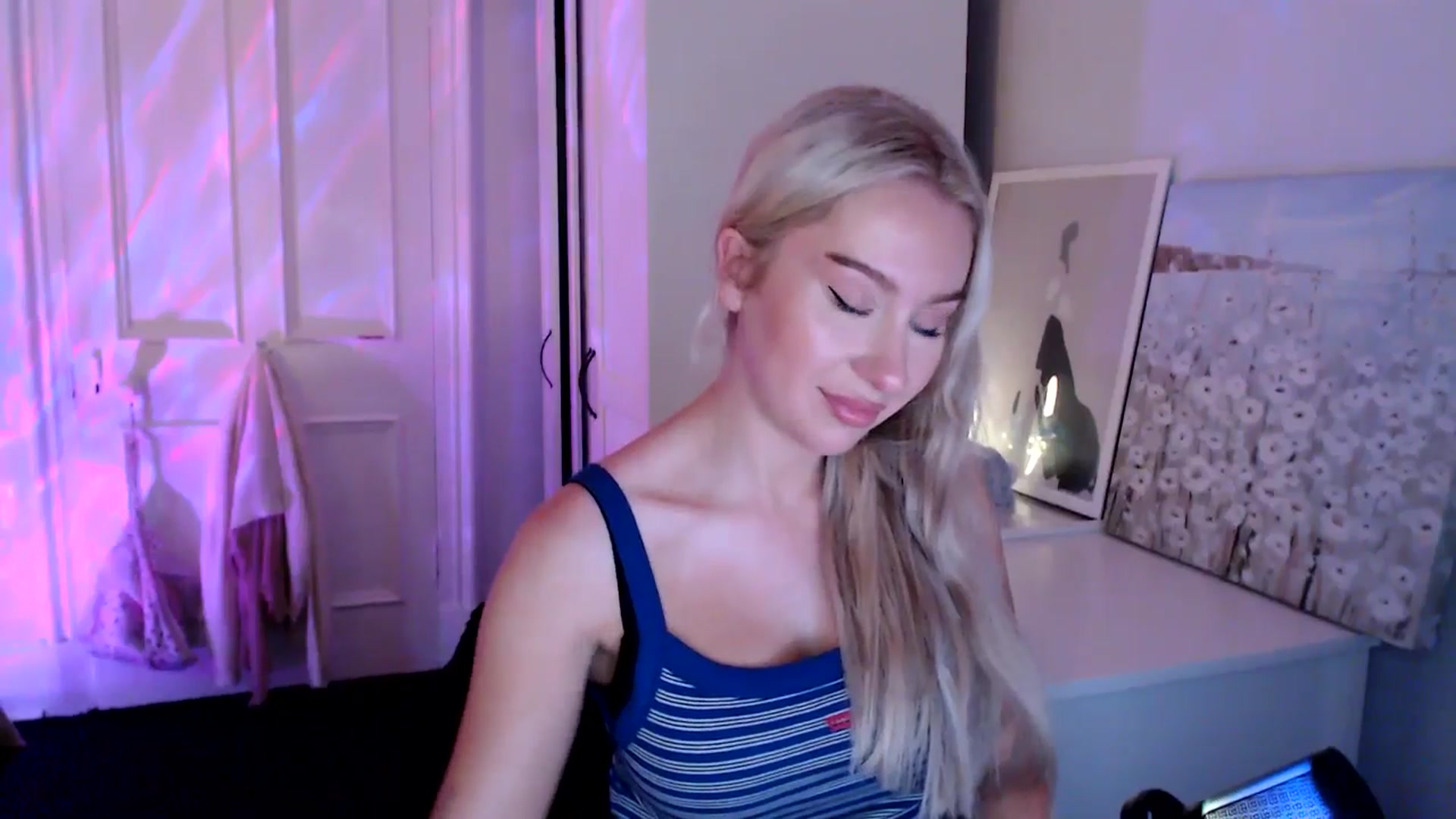 Gallery image thumbnail from British_Cutie's myfreecams stream on, 07/19/2025, 21:44 image 6 of 20