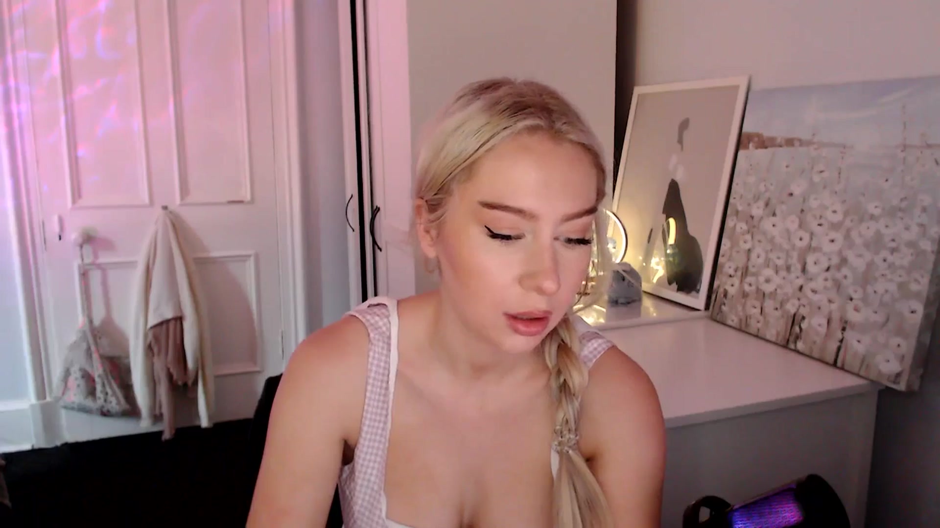 Gallery image thumbnail from British_Cutie's myfreecams stream on, 07/20/2025, 16:34 image 7 of 20