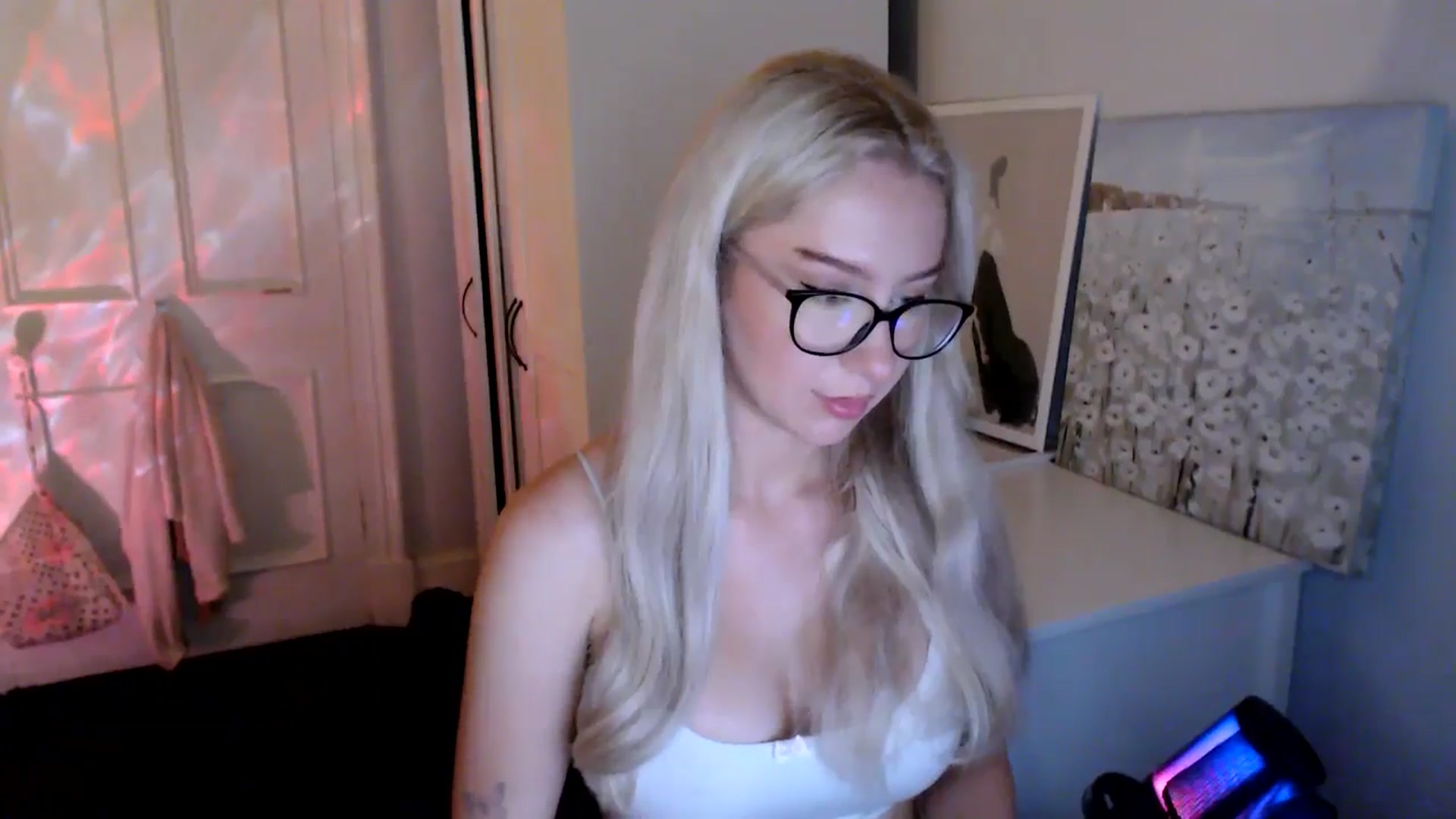 Gallery image thumbnail from British_Cutie's myfreecams stream on, 07/22/2025, 24:21 image 10 of 20