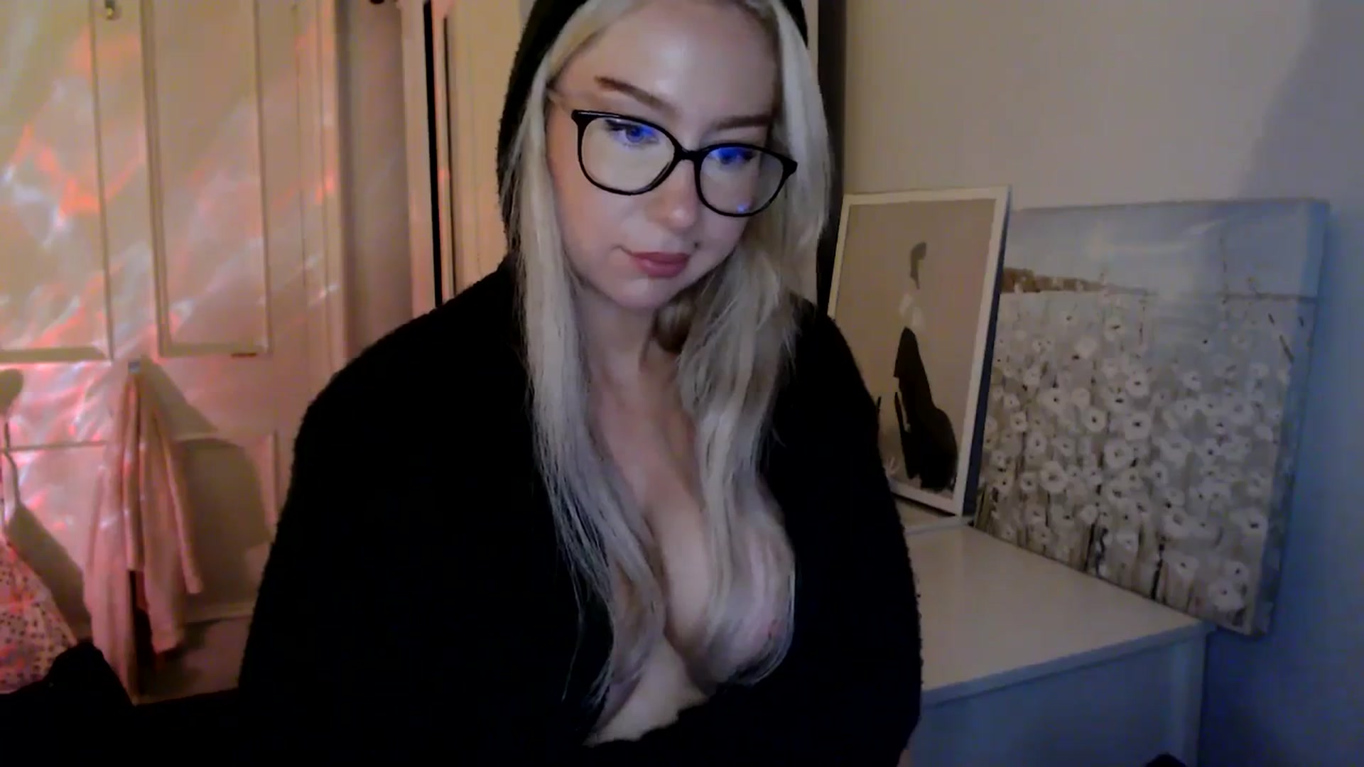 Gallery image thumbnail from British_Cutie's myfreecams stream on, 07/22/2025, 24:35 image 7 of 20