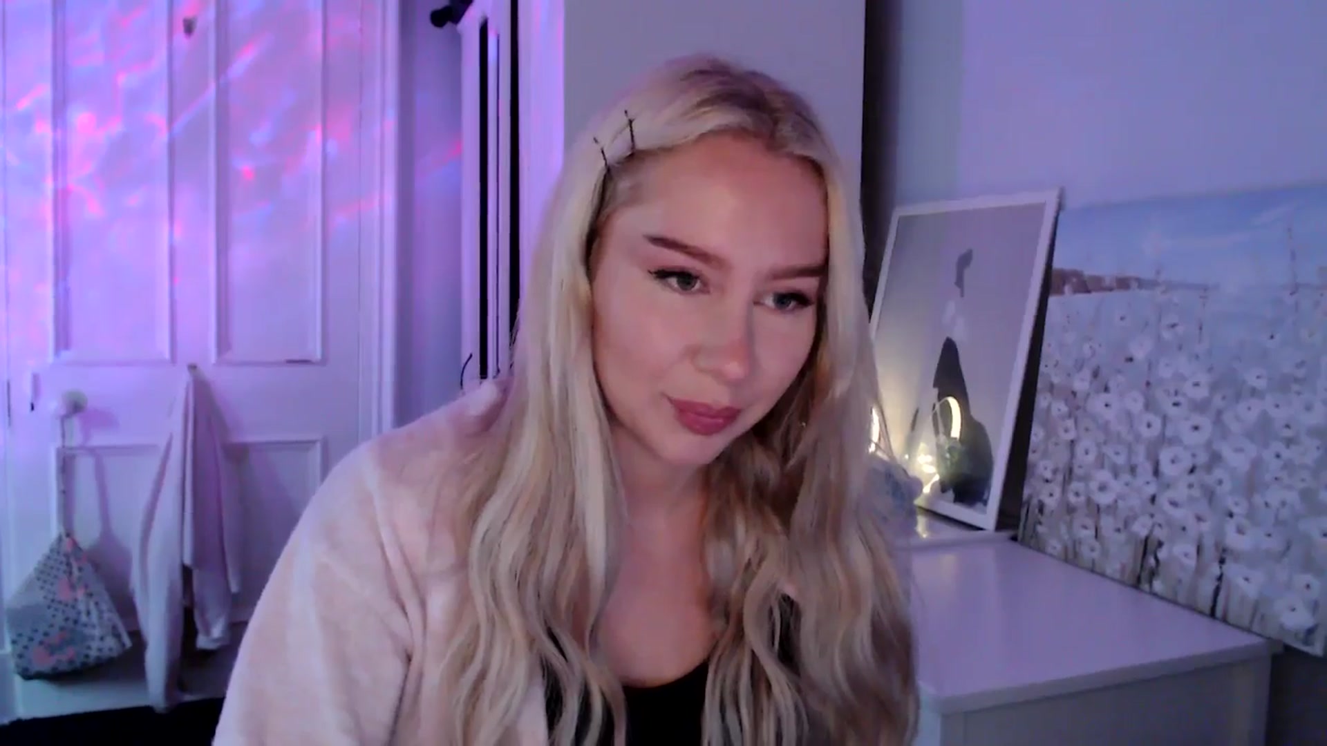 Gallery image thumbnail from British_Cutie's myfreecams stream on, 07/22/2025, 12:44 image 15 of 20
