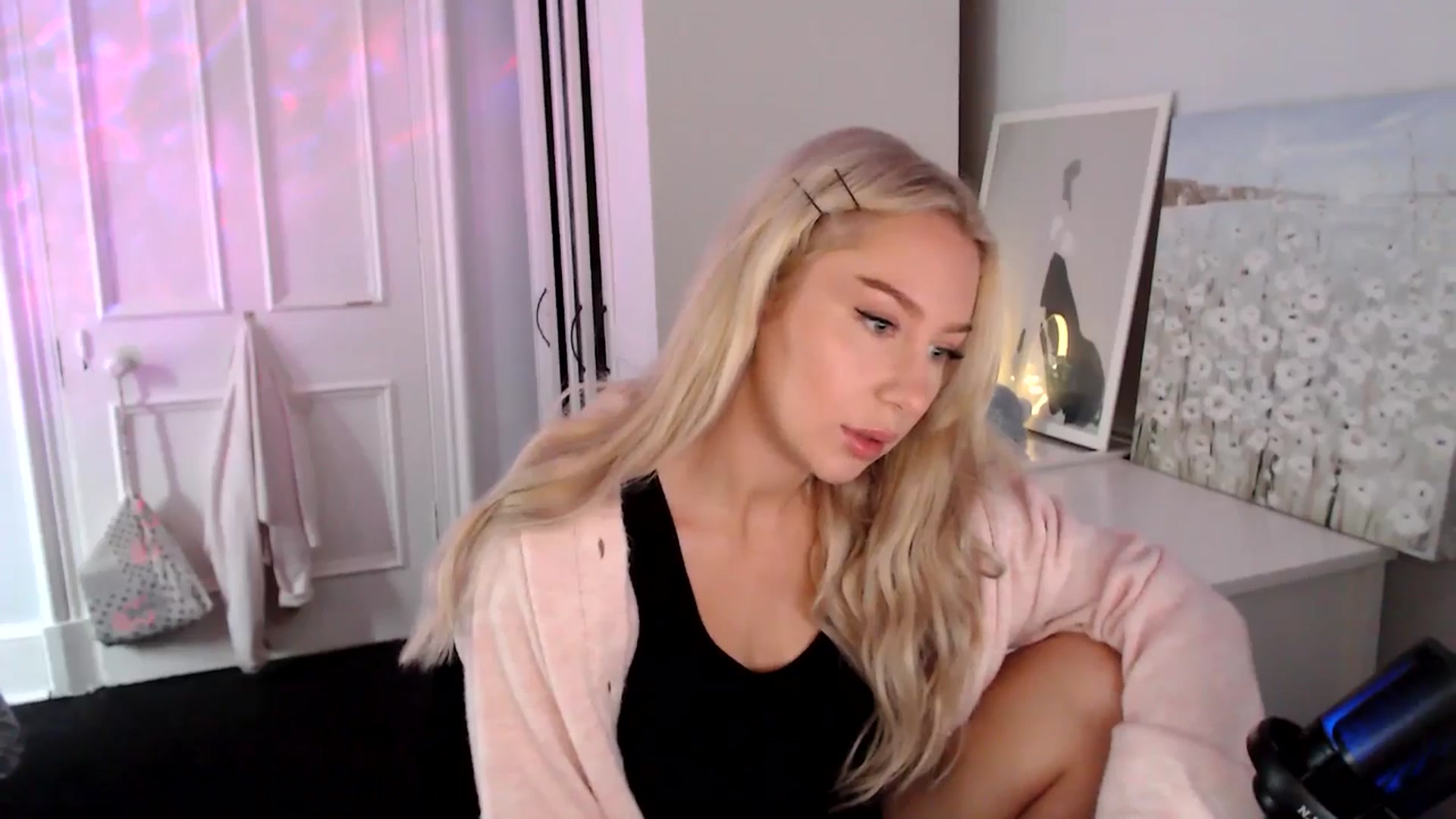 Gallery image thumbnail from British_Cutie's myfreecams stream on, 07/22/2025, 12:44 image 7 of 20