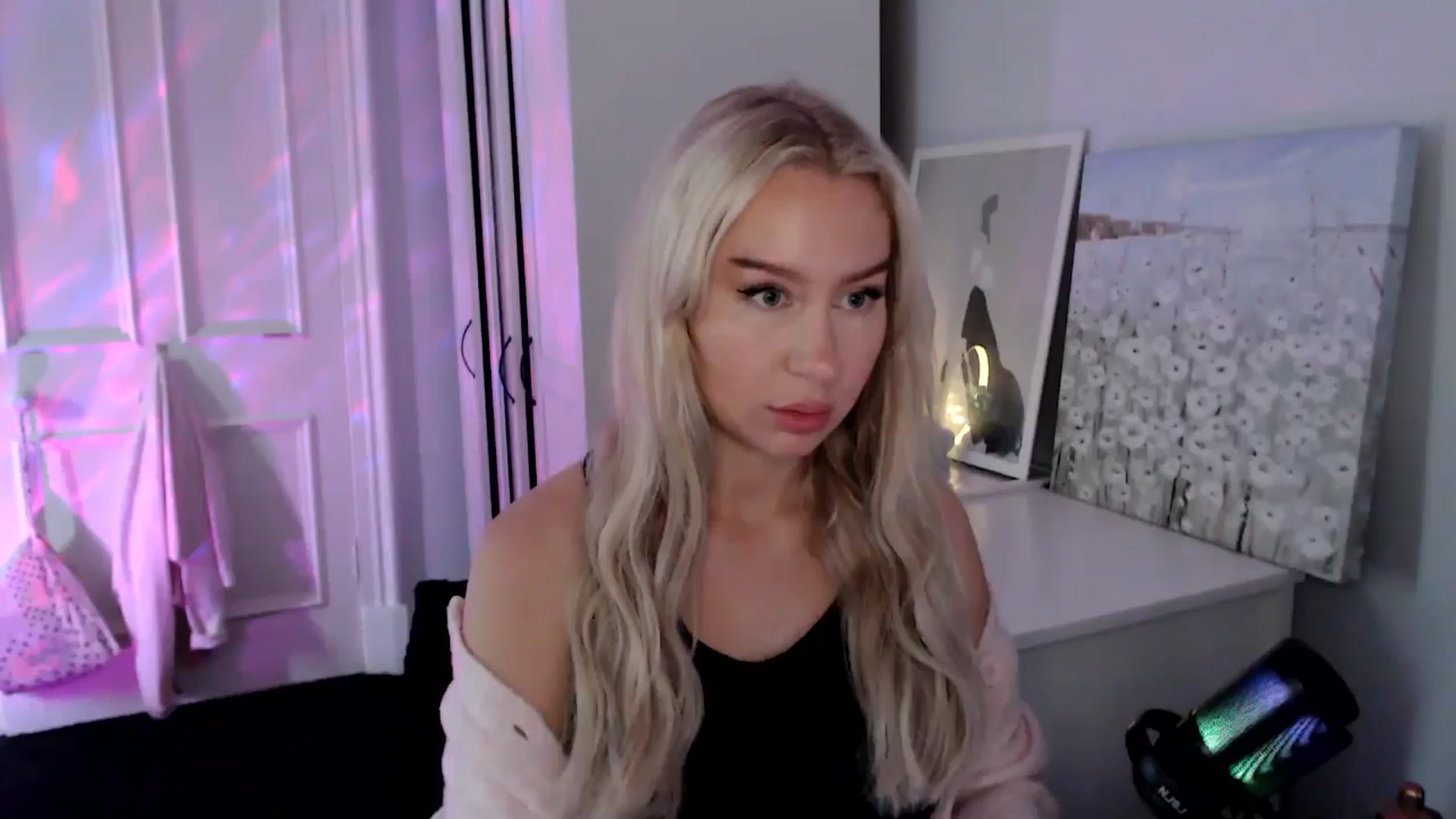 Gallery image thumbnail from British_Cutie's myfreecams stream on, 07/22/2025, 17:23 image 4 of 20