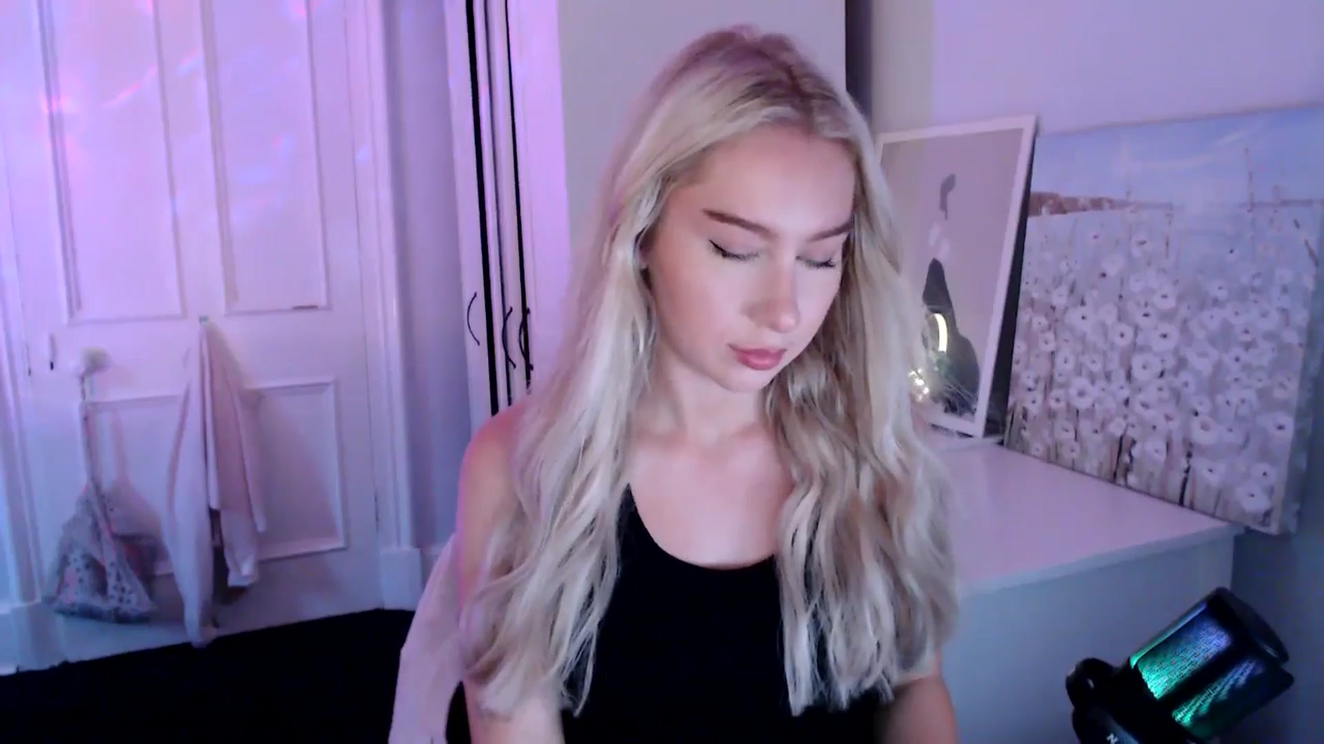 Gallery image thumbnail from British_Cutie's myfreecams stream on, 07/22/2025, 20:06 image 12 of 20