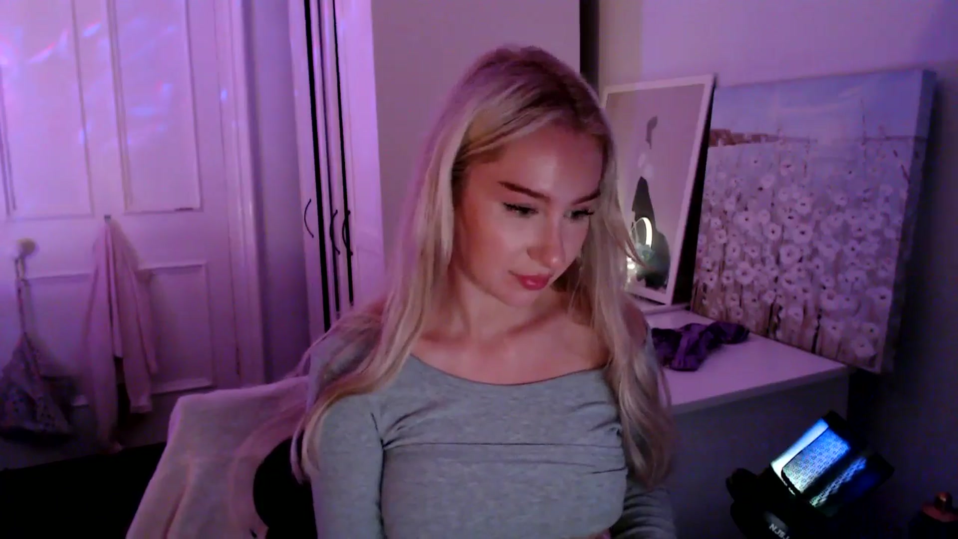 Gallery image thumbnail from British_Cutie's myfreecams stream on, 07/22/2025, 22:07 image 18 of 20