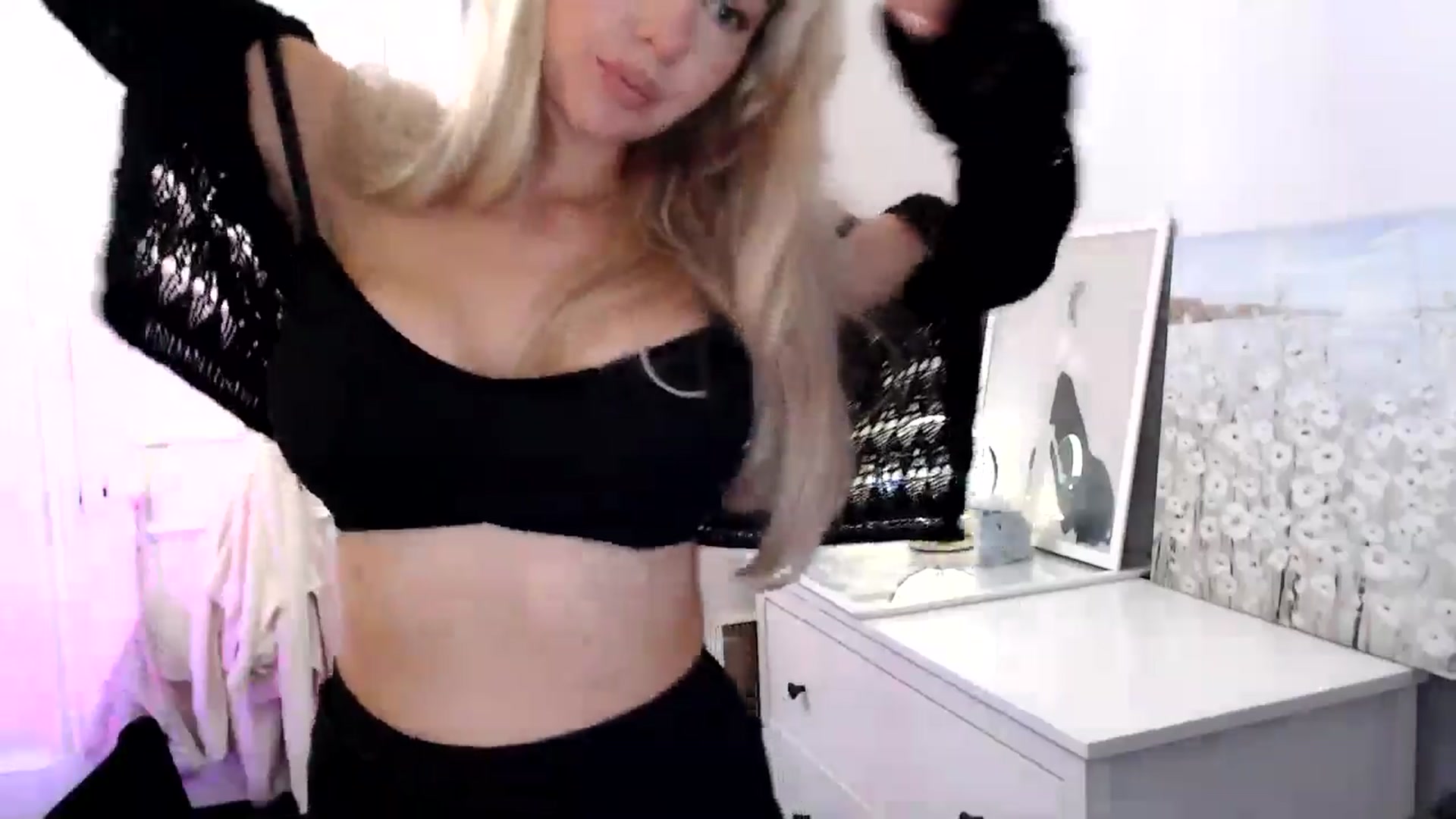 Gallery image thumbnail from British_Cutie's myfreecams stream on, 07/23/2025, 21:08 image 3 of 20