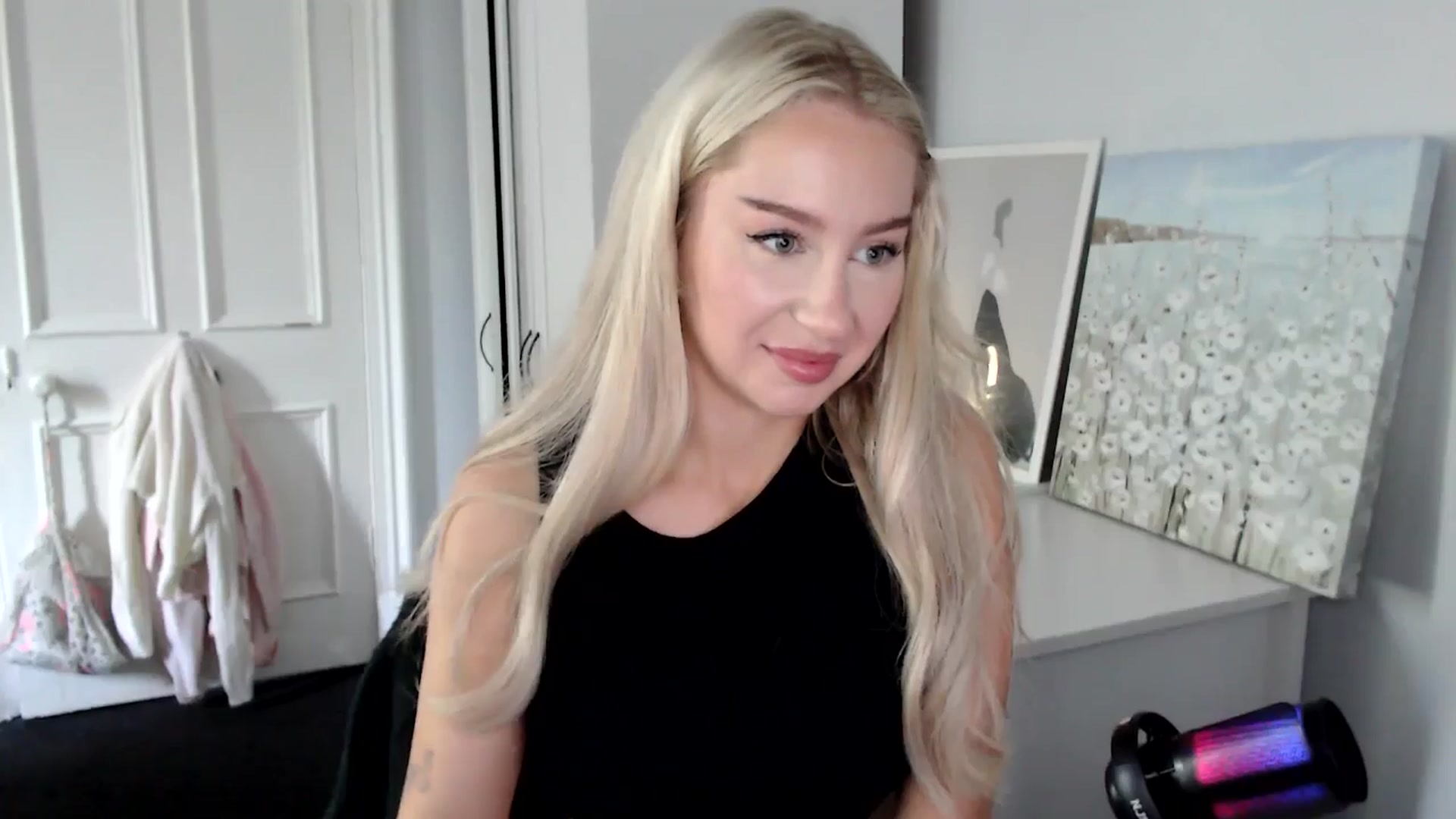 Gallery image thumbnail from British_Cutie's myfreecams stream on, 07/24/2025, 16:59 image 6 of 20