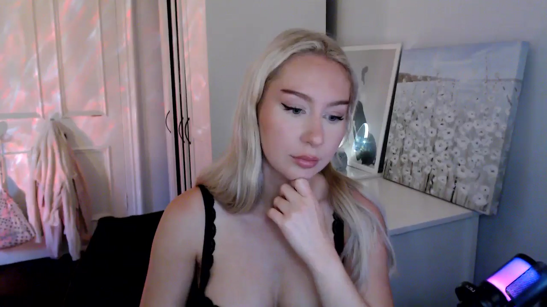 Gallery image thumbnail from British_Cutie's myfreecams stream on, 07/26/2025, 21:16 image 4 of 20