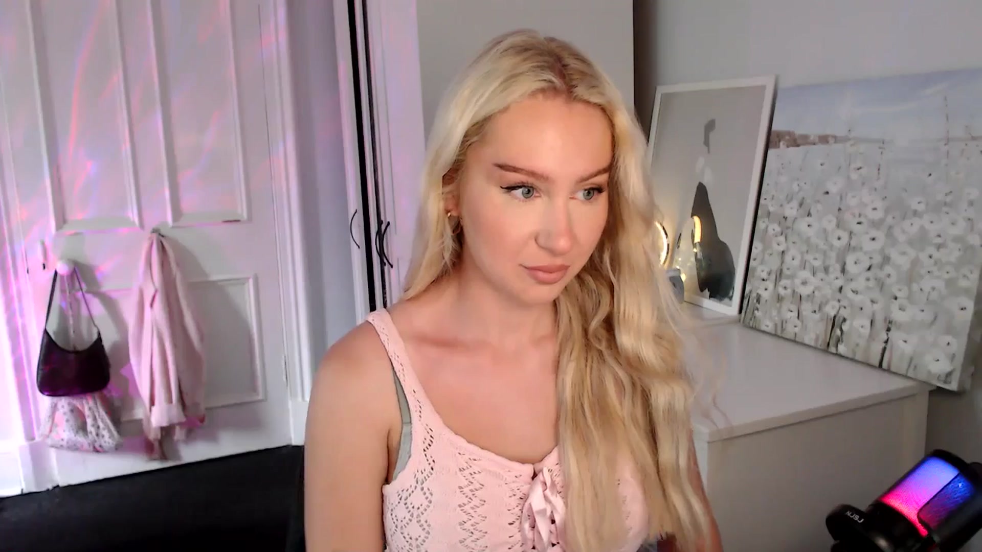 Gallery image thumbnail from British_Cutie's myfreecams stream on, 08/01/2025, 15:54 image 2 of 20