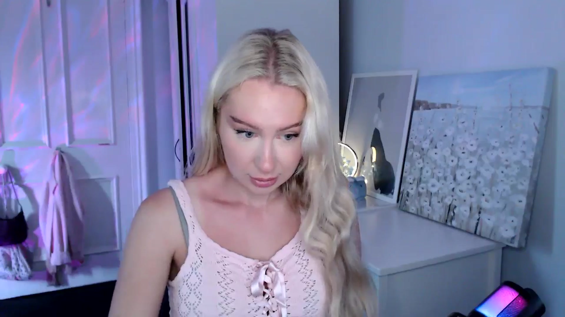 Gallery image thumbnail from British_Cutie's myfreecams stream on, 08/01/2025, 15:54 image 9 of 20