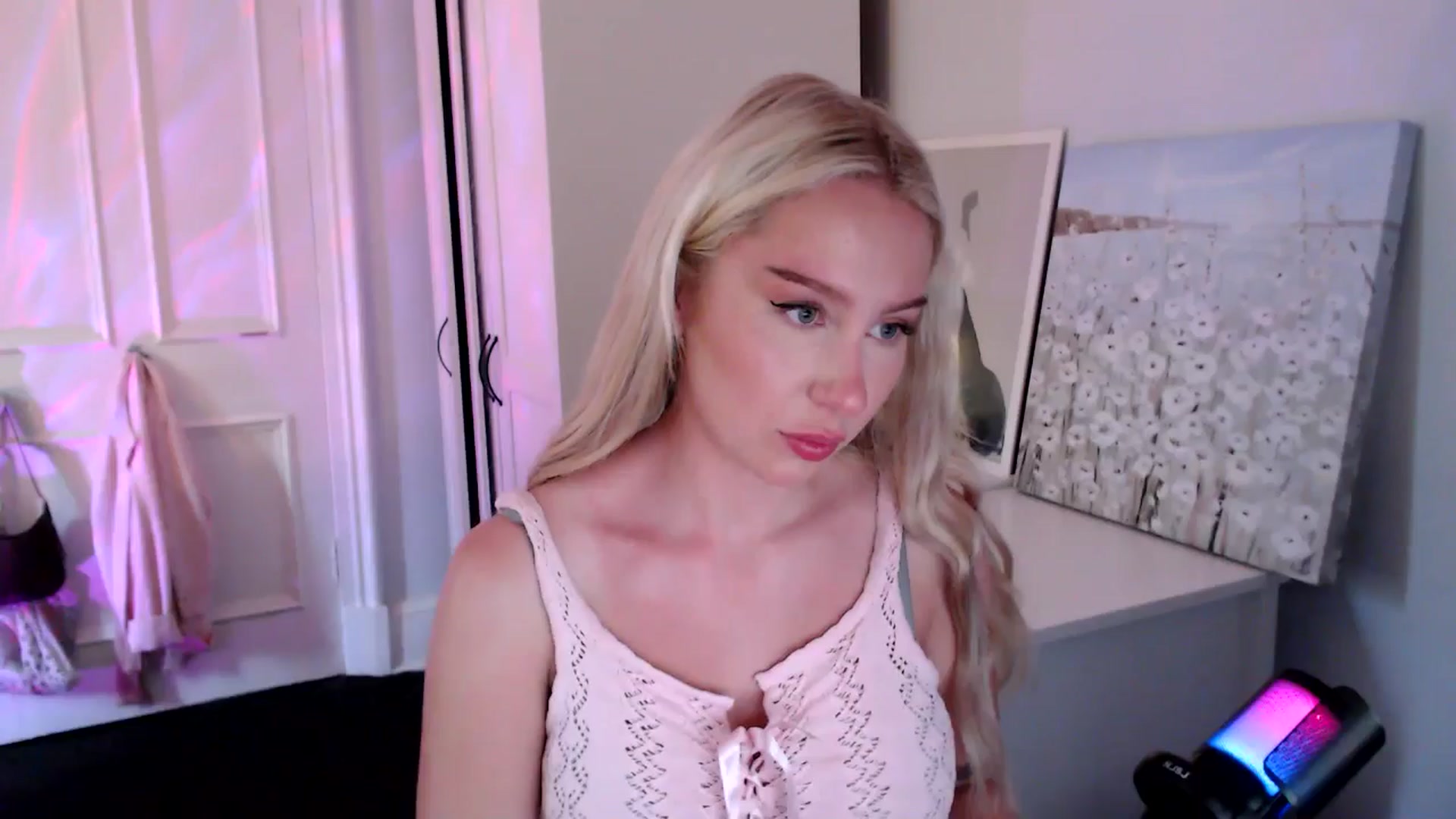 Gallery image thumbnail from British_Cutie's myfreecams stream on, 08/01/2025, 18:01 image 18 of 20