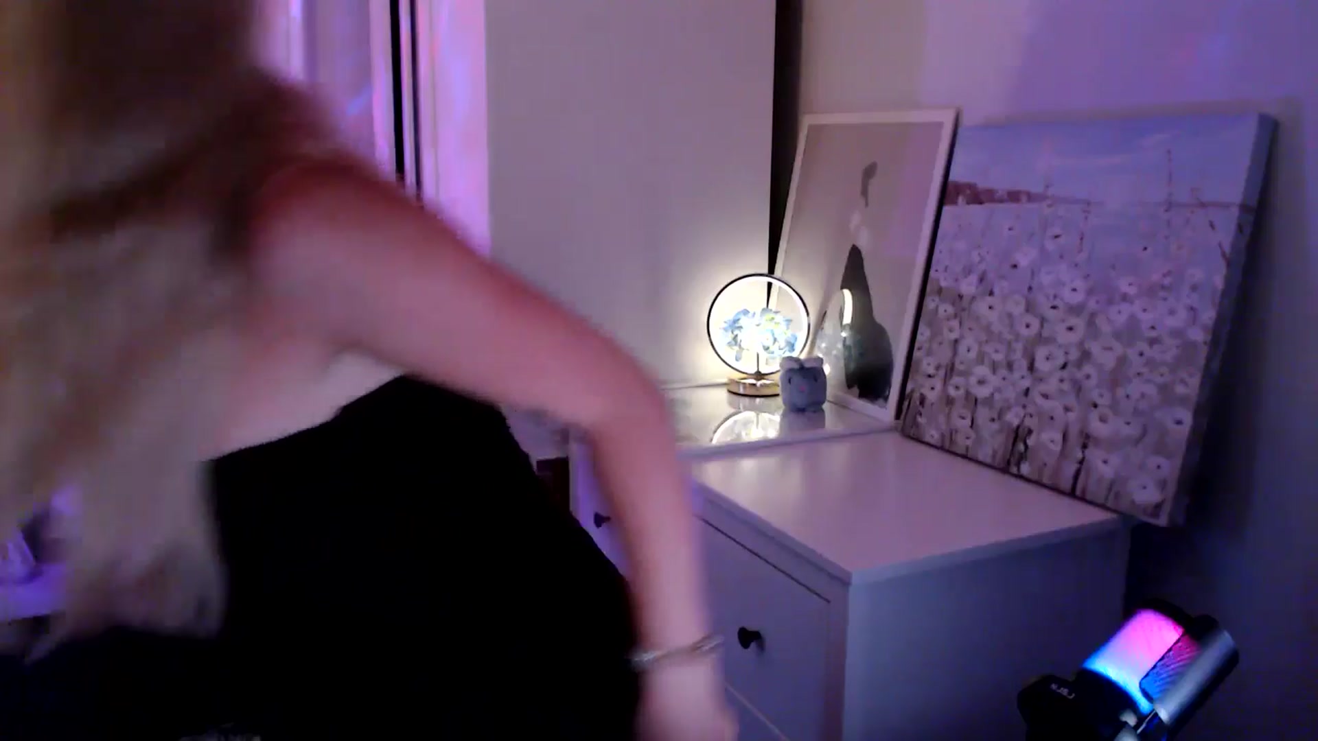 Gallery image thumbnail from British_Cutie's myfreecams stream on, 08/01/2025, 20:33 image 15 of 20