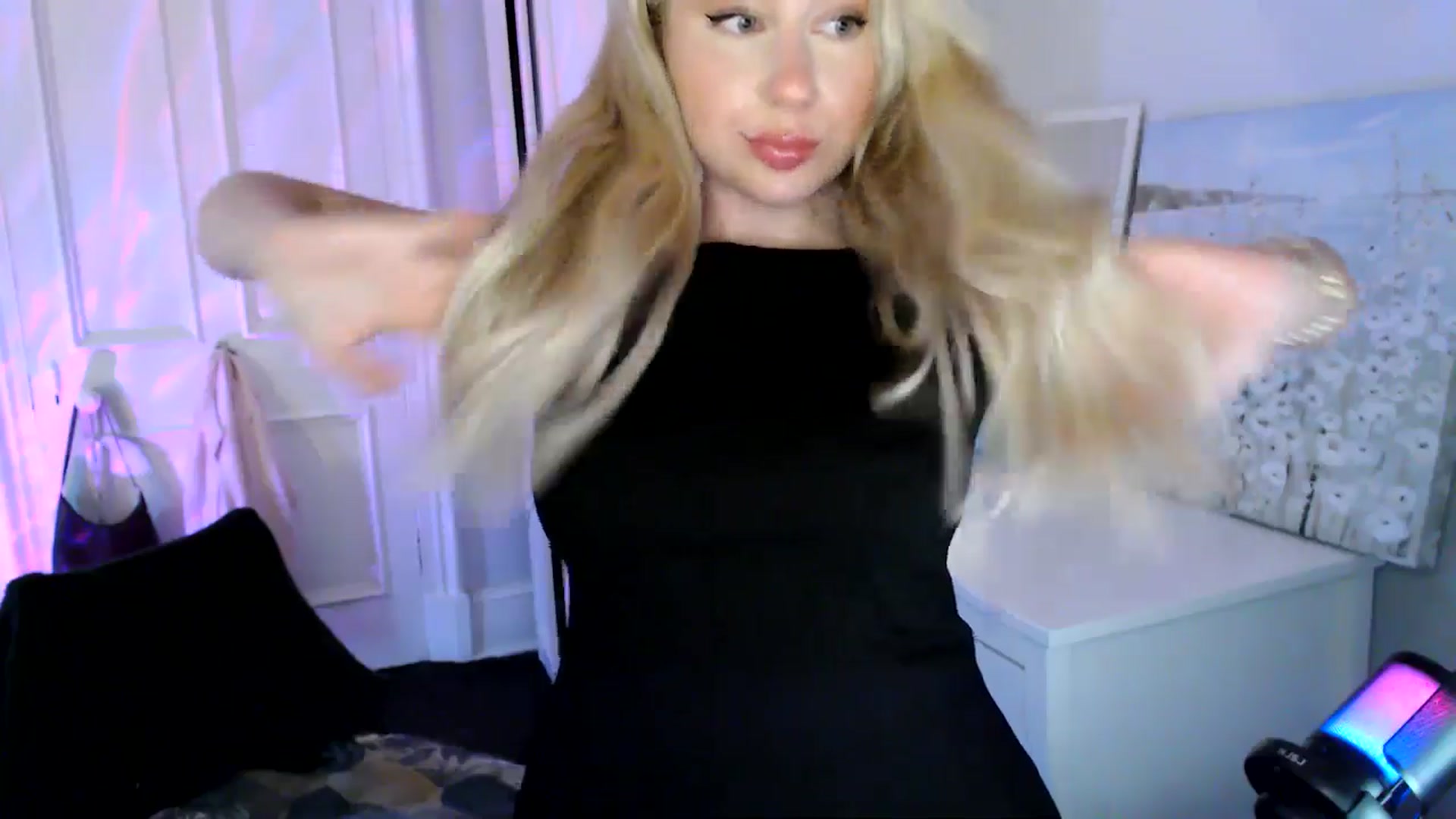 Gallery image thumbnail from British_Cutie's myfreecams stream on, 08/01/2025, 20:33 image 9 of 20