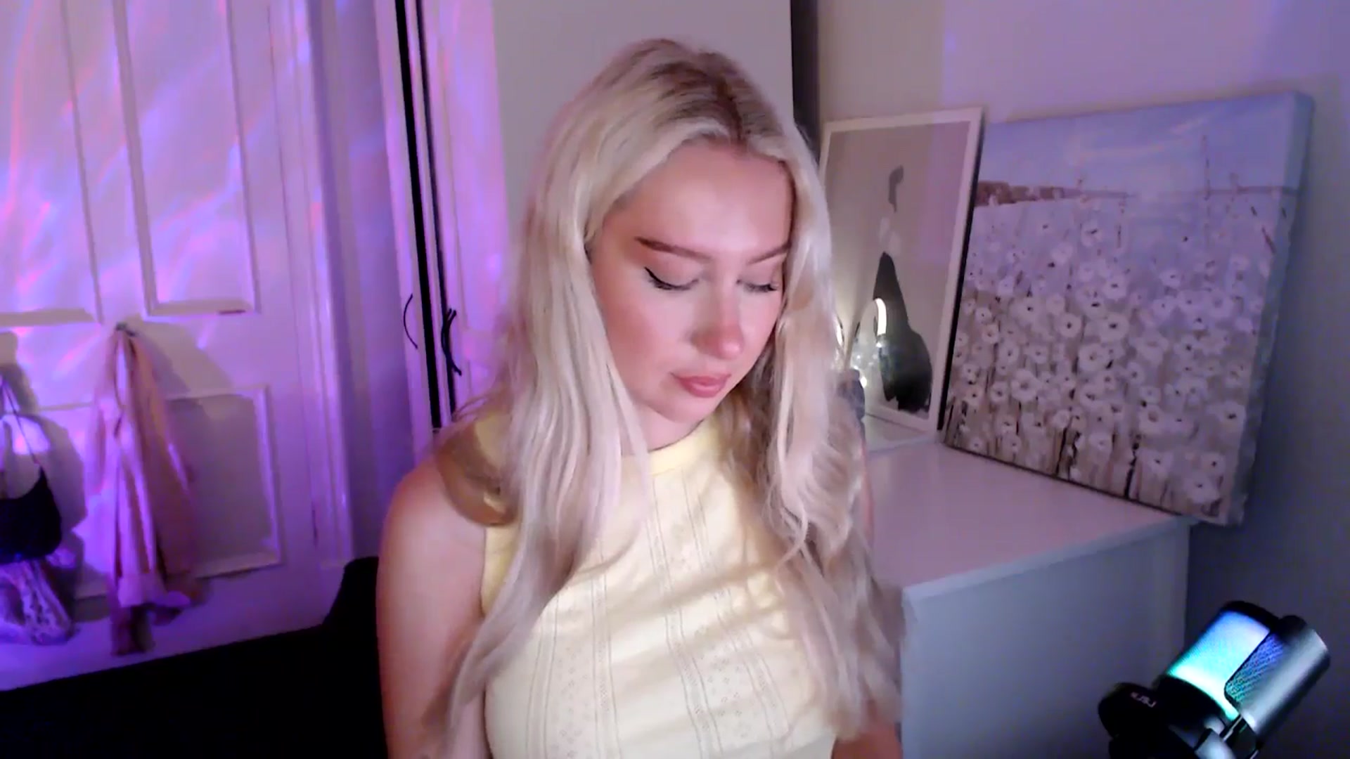 Gallery image thumbnail from British_Cutie's myfreecams stream on, 08/01/2025, 23:28 image 2 of 20