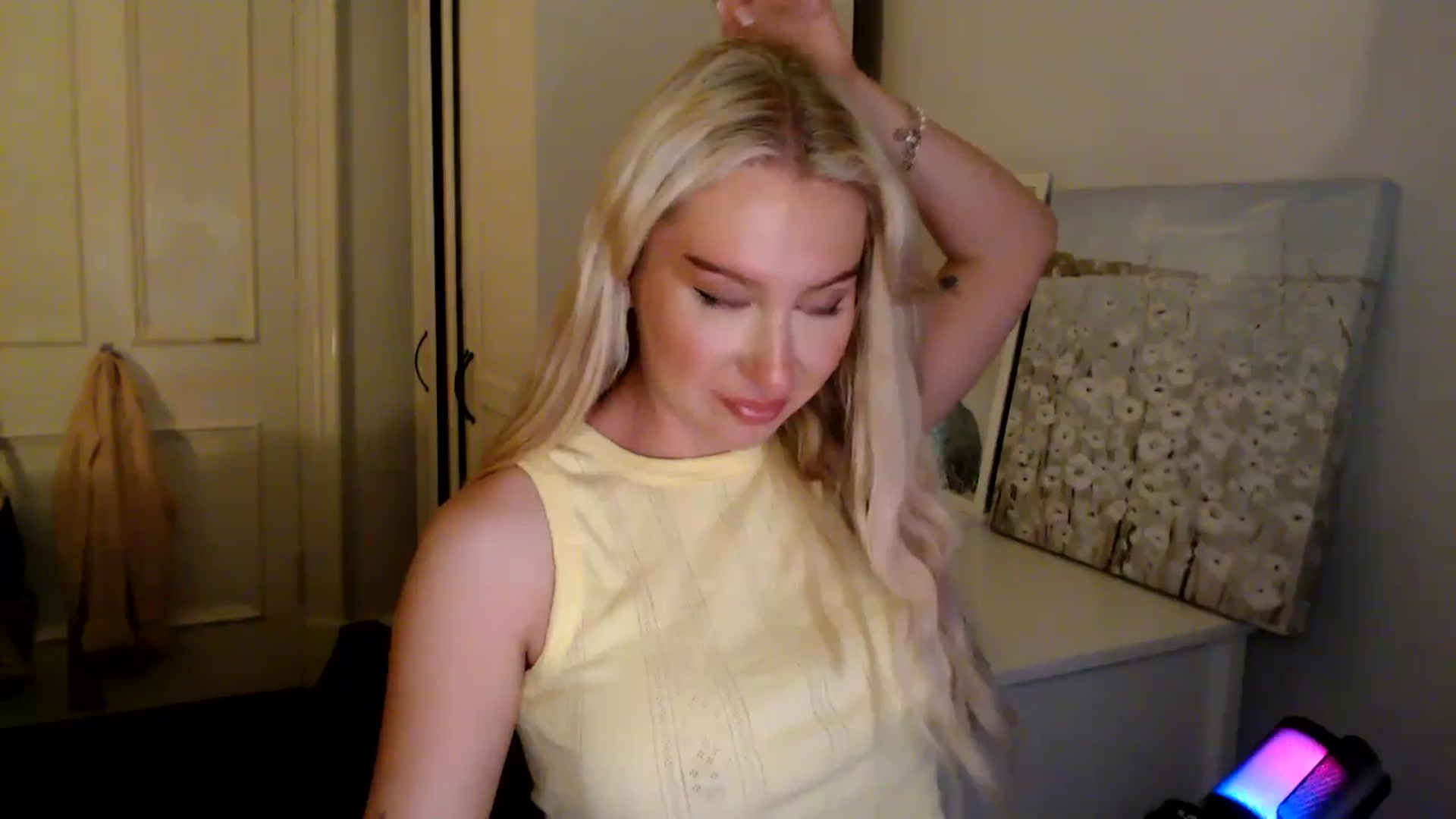 Gallery image thumbnail from British_Cutie's myfreecams stream on, 08/01/2025, 23:28 image 8 of 20