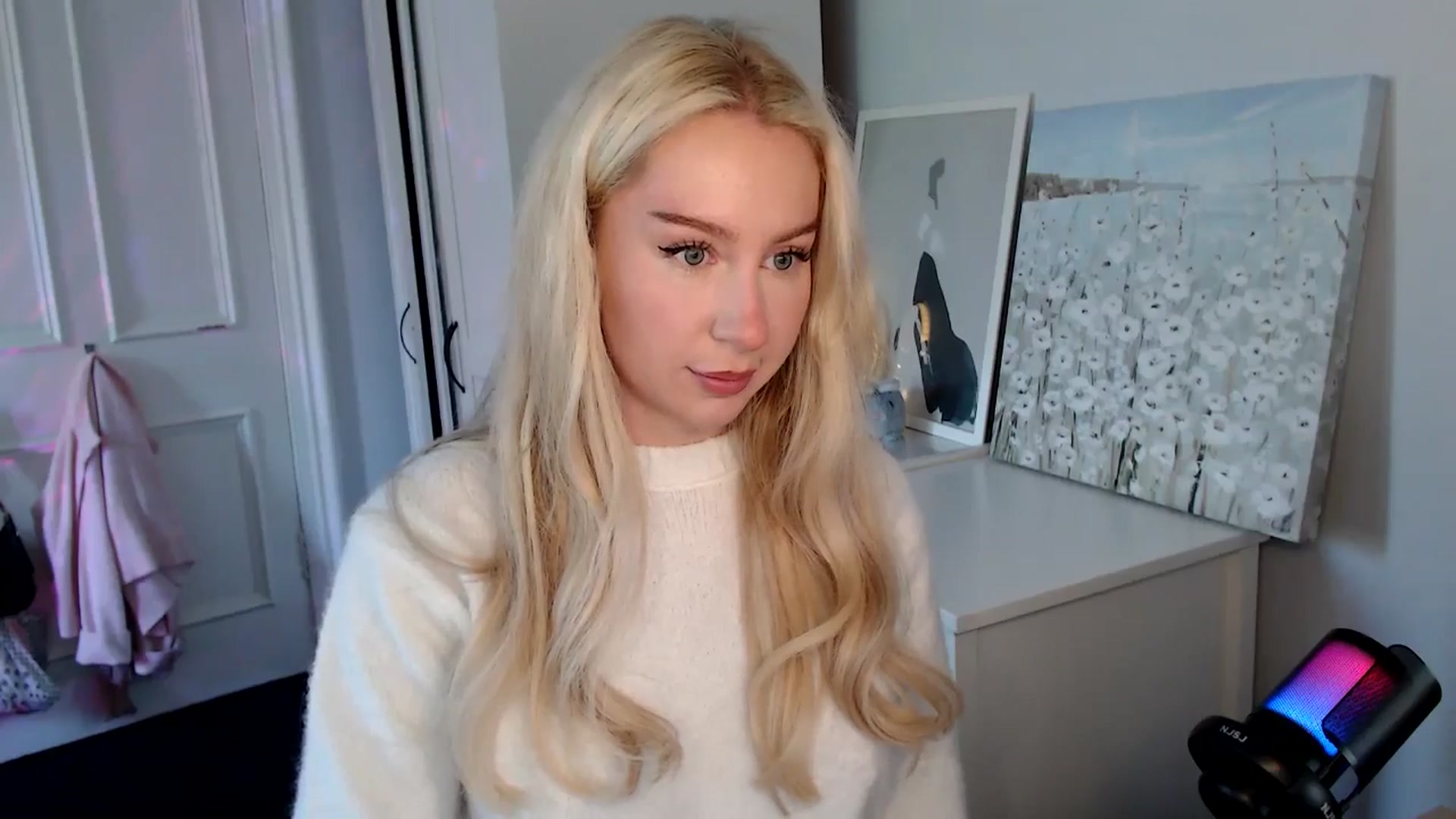 Gallery image thumbnail from British_Cutie's myfreecams stream on, 08/02/2025, 12:15 image 18 of 20