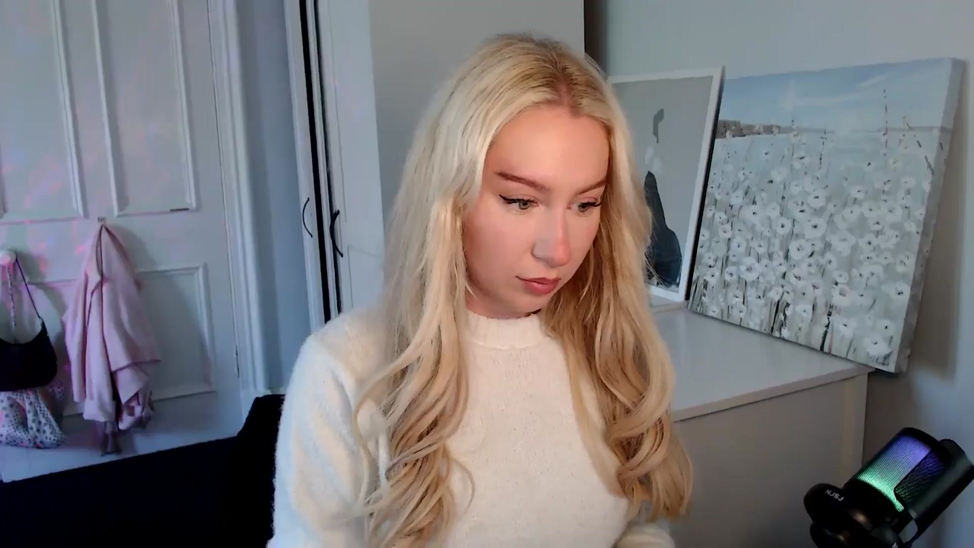 Gallery image thumbnail from British_Cutie's myfreecams stream on, 08/02/2025, 12:15 image 3 of 20