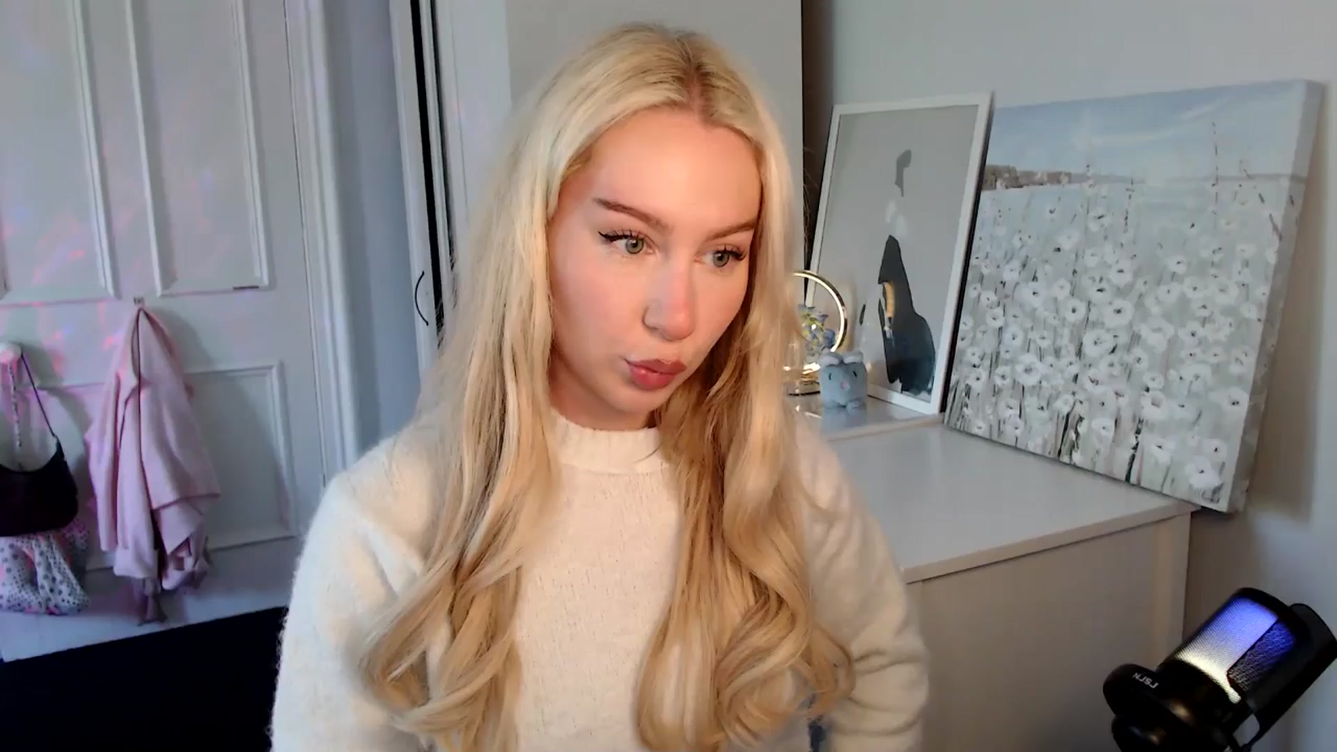 Gallery image thumbnail from British_Cutie's myfreecams stream on, 08/02/2025, 12:15 image 1 of 20