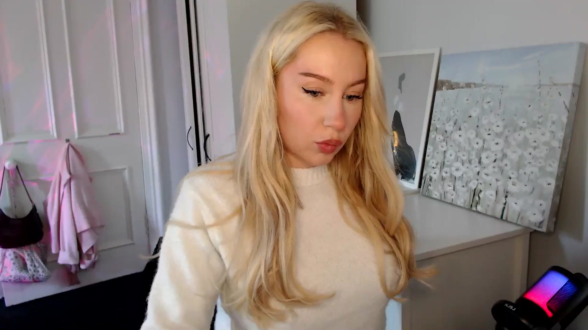 Gallery image thumbnail from British_Cutie's myfreecams stream on, 08/02/2025, 12:15 image 8 of 20