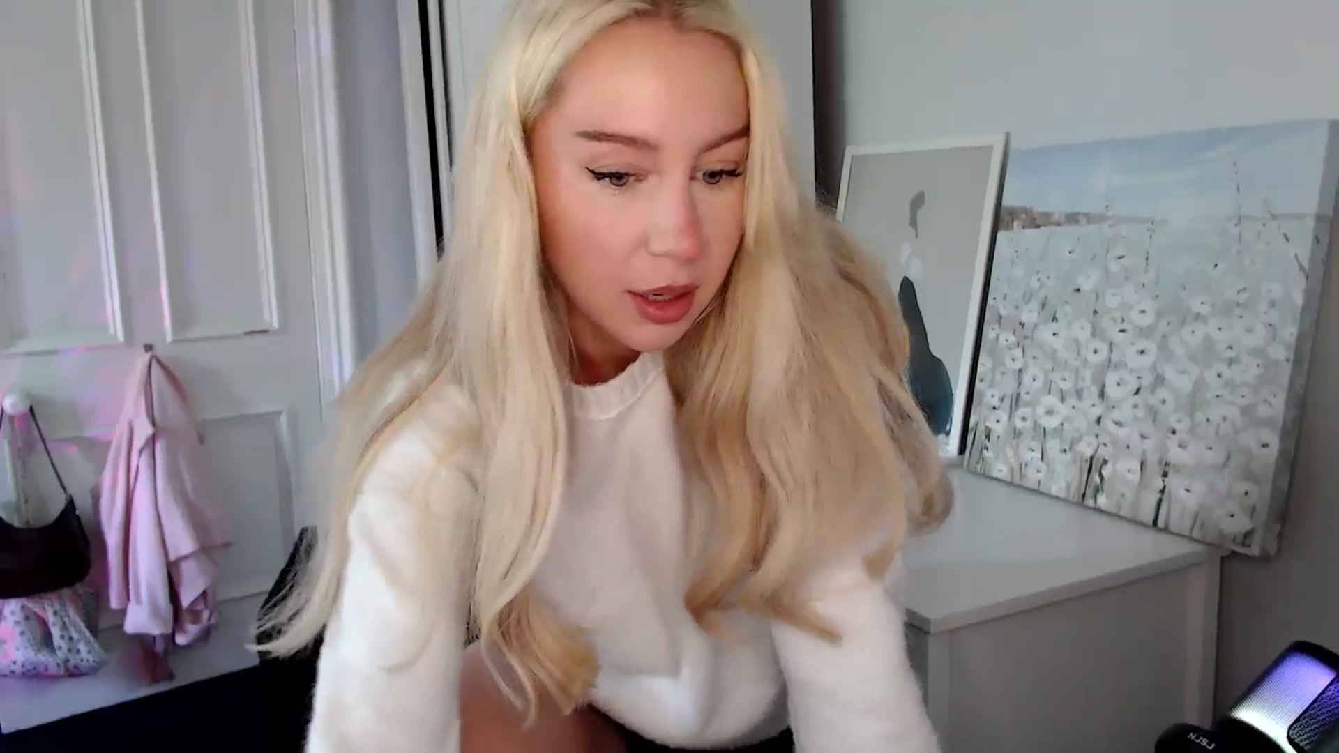 Gallery image thumbnail from British_Cutie's myfreecams stream on, 08/02/2025, 12:15 image 12 of 20