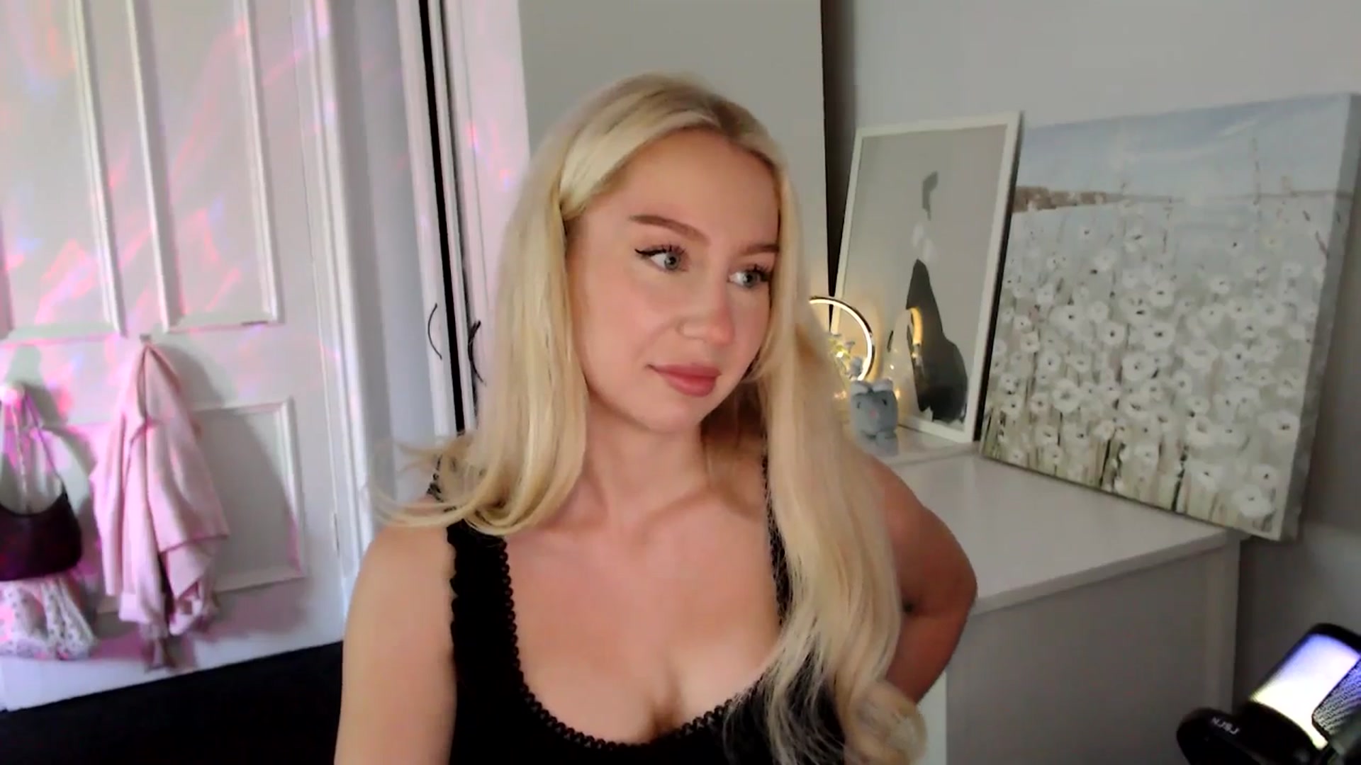 Gallery image thumbnail from British_Cutie's myfreecams stream on, 08/02/2025, 13:03 image 8 of 20