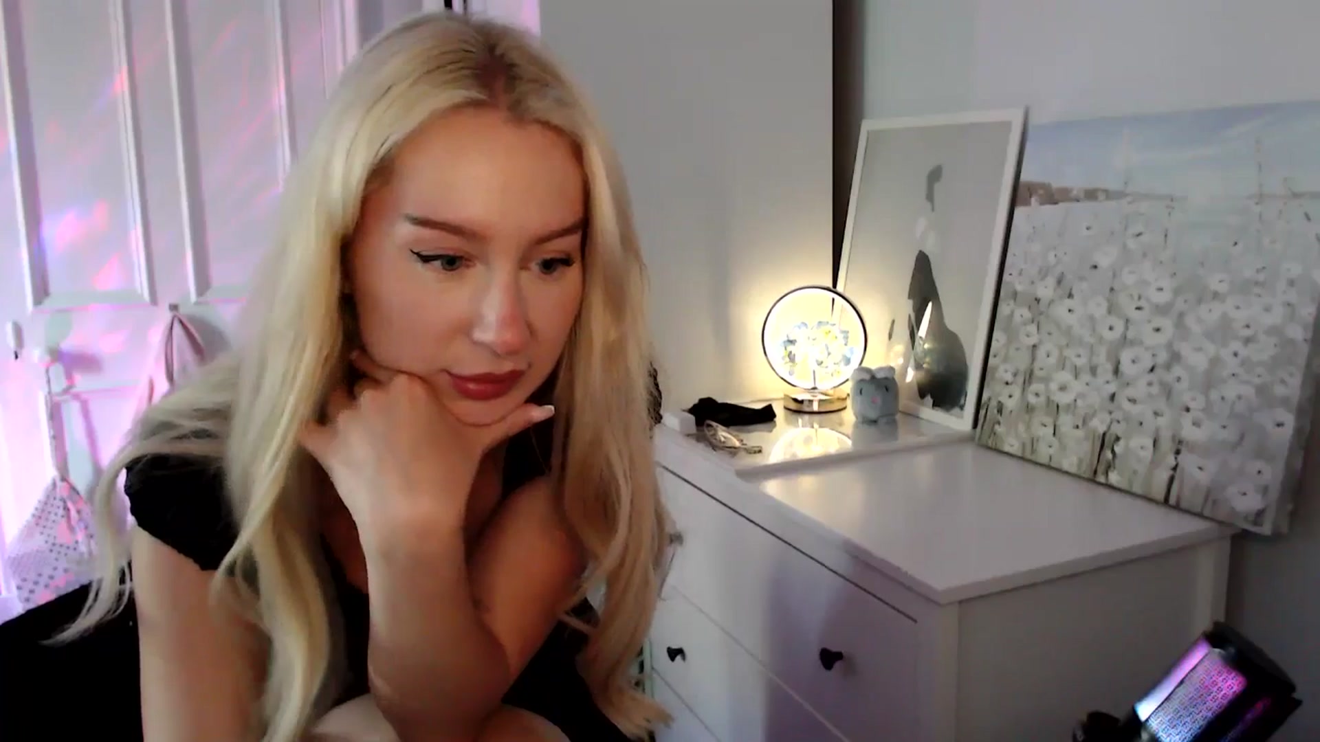 Gallery image thumbnail from British_Cutie's myfreecams stream on, 08/02/2025, 15:36 image 7 of 20