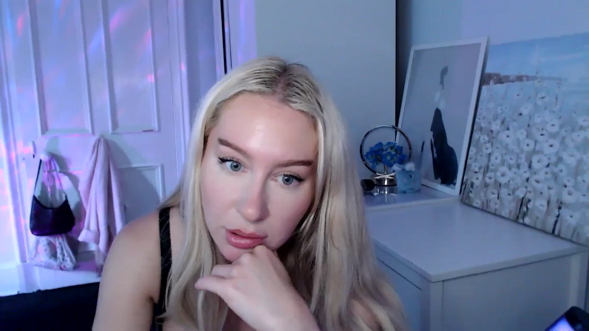 Gallery image thumbnail from British_Cutie's myfreecams stream on, 08/03/2025, 17:57 image 4 of 20