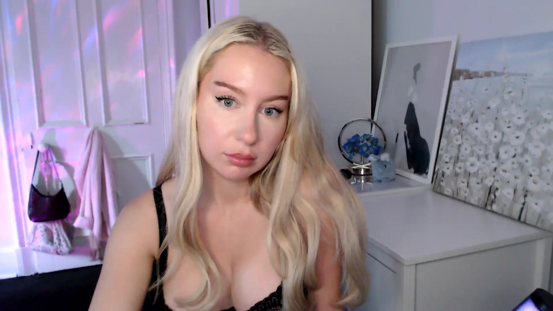 Gallery image thumbnail from British_Cutie's myfreecams stream on, 08/03/2025, 17:57 image 5 of 20
