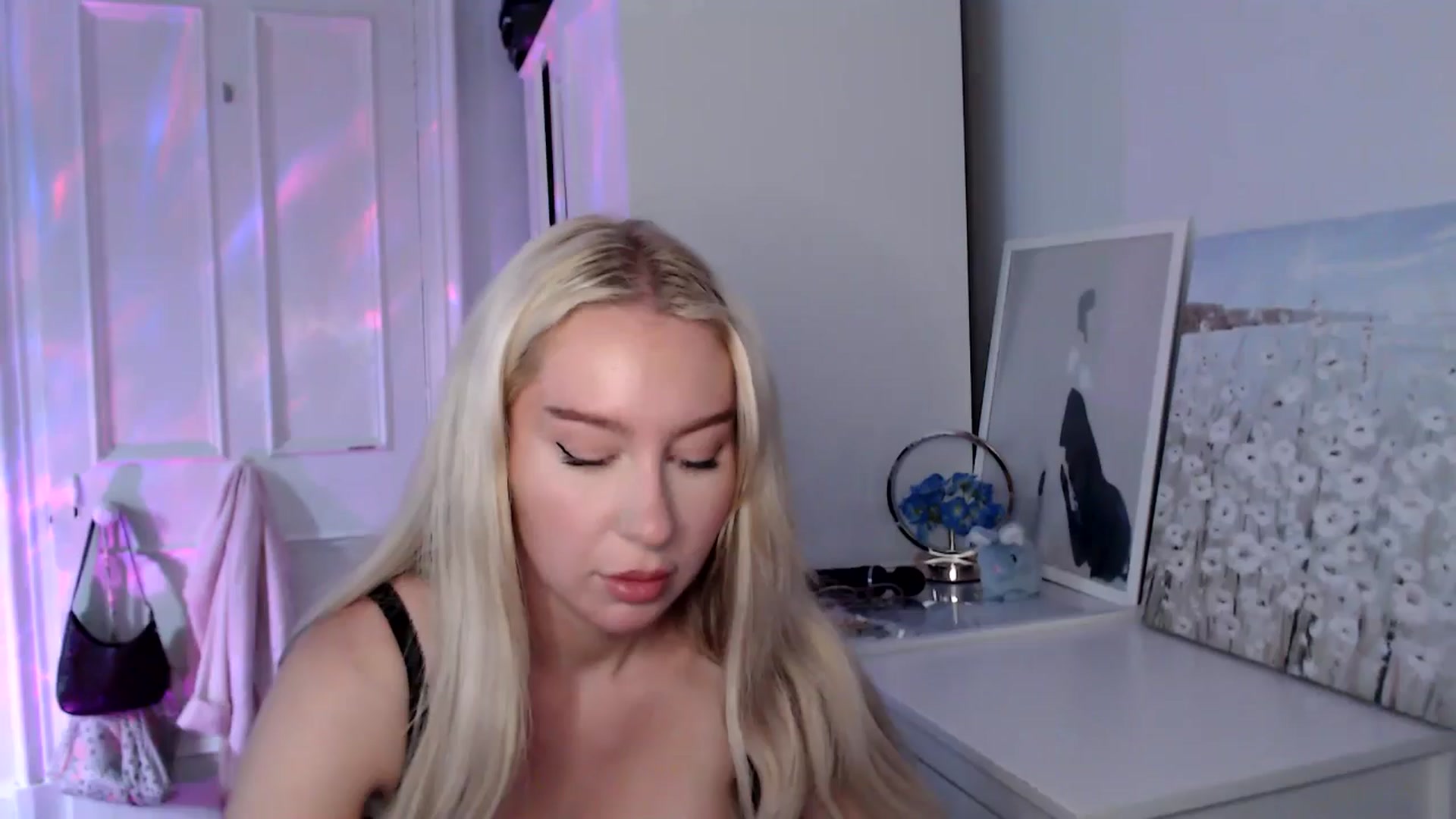 Gallery image thumbnail from British_Cutie's myfreecams stream on, 08/03/2025, 17:57 image 2 of 20