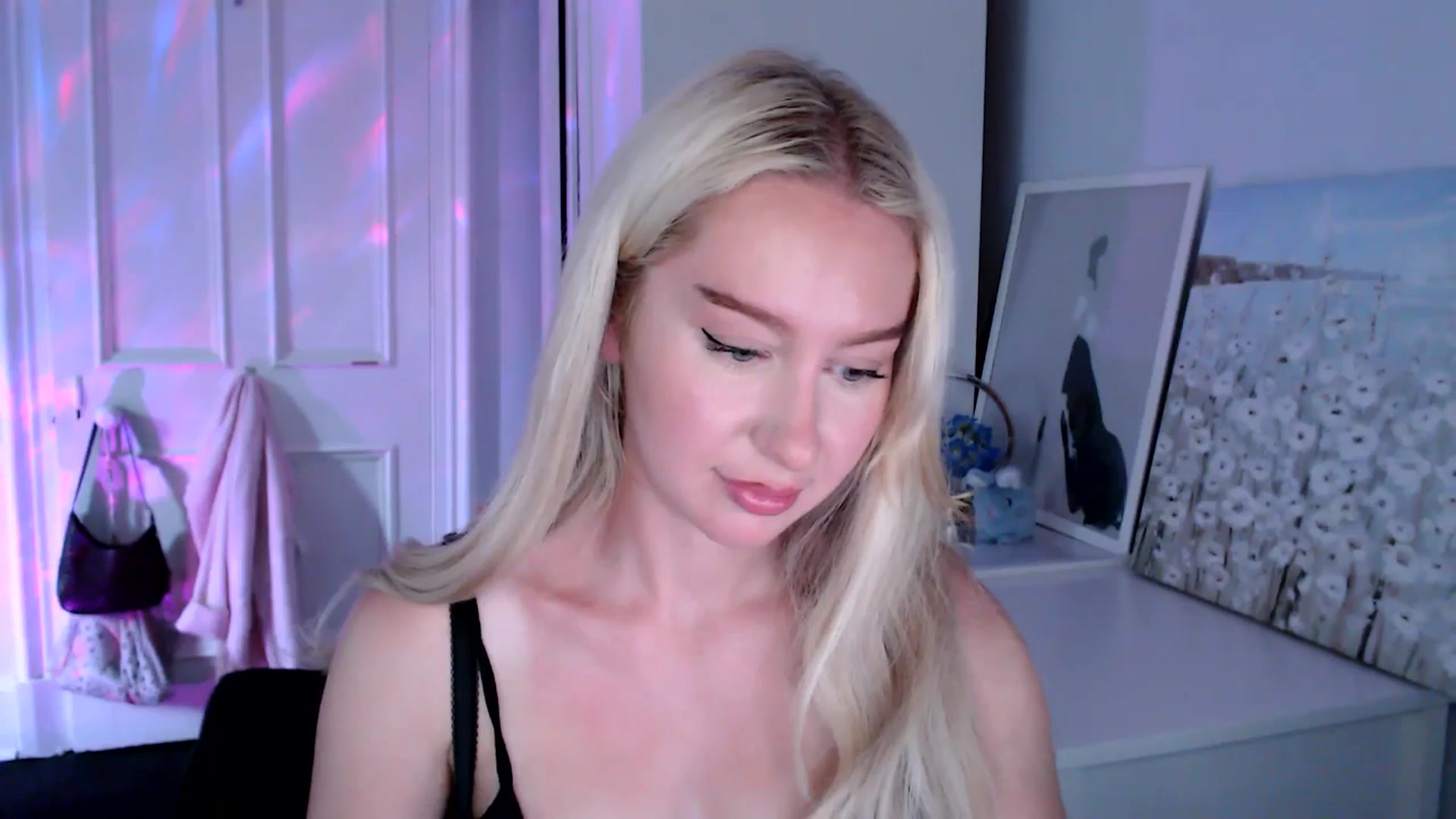 Gallery image thumbnail from British_Cutie's myfreecams stream on, 08/03/2025, 18:45 image 8 of 20
