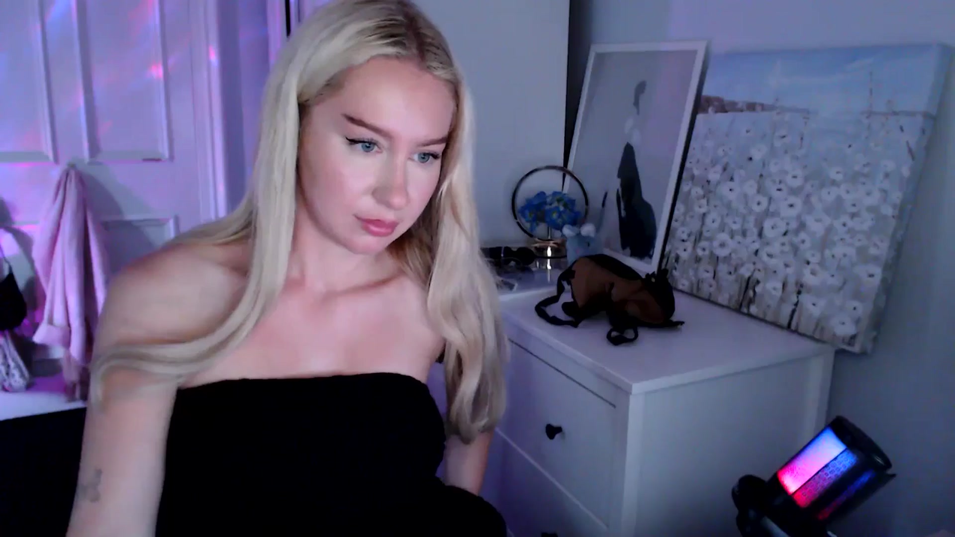 Gallery image thumbnail from British_Cutie's myfreecams stream on, 08/03/2025, 18:45 image 20 of 20