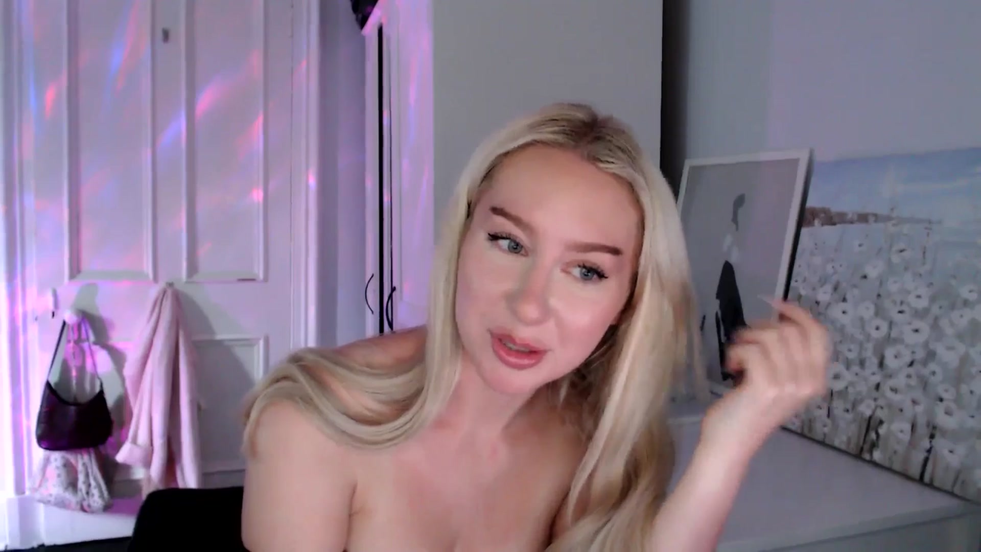 Gallery image thumbnail from British_Cutie's myfreecams stream on, 08/03/2025, 18:45 image 5 of 20
