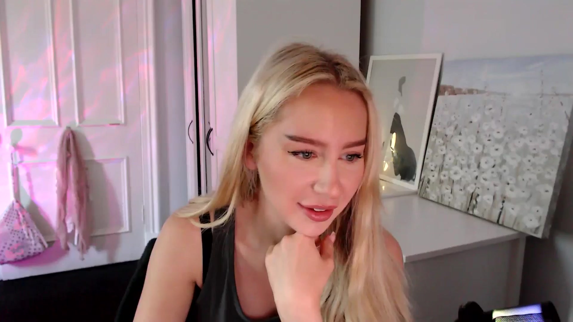 Gallery image thumbnail from British_Cutie's myfreecams stream on, 08/05/2025, 11:44 image 17 of 20