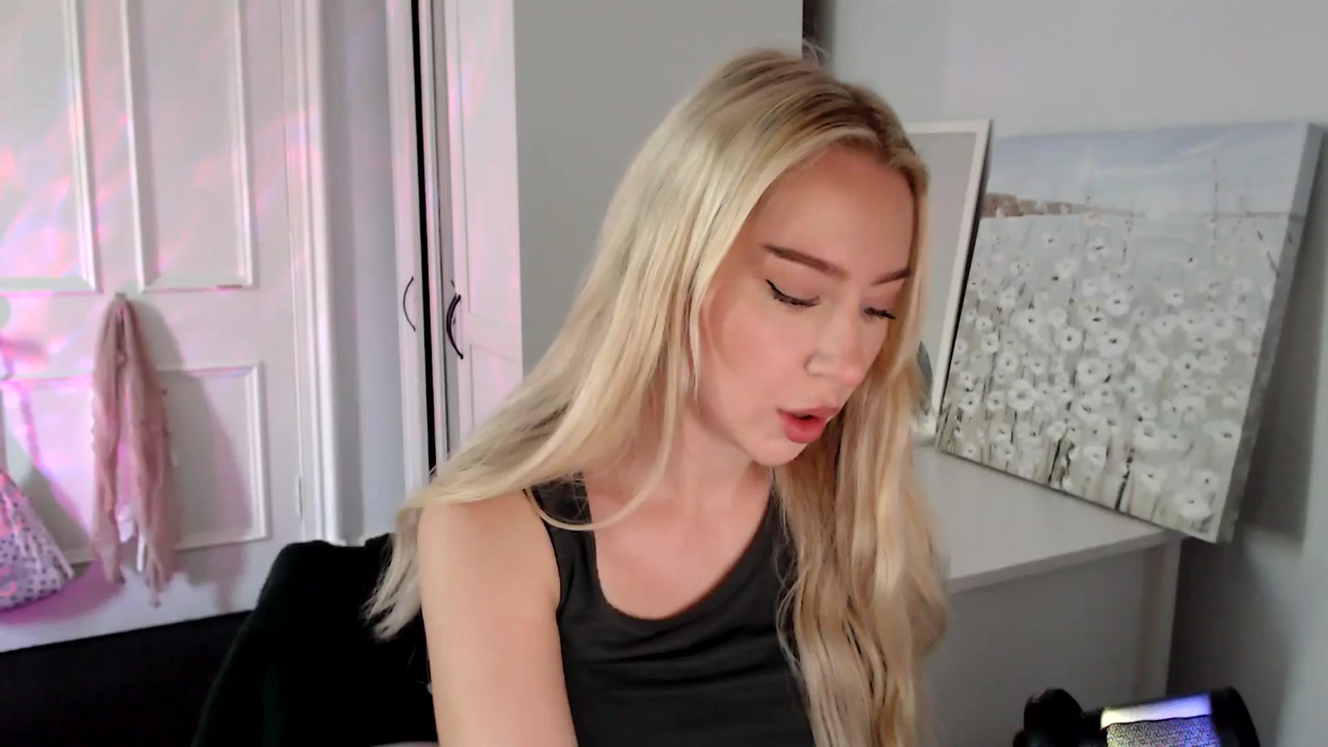 Gallery image thumbnail from British_Cutie's myfreecams stream on, 08/05/2025, 11:44 image 6 of 20