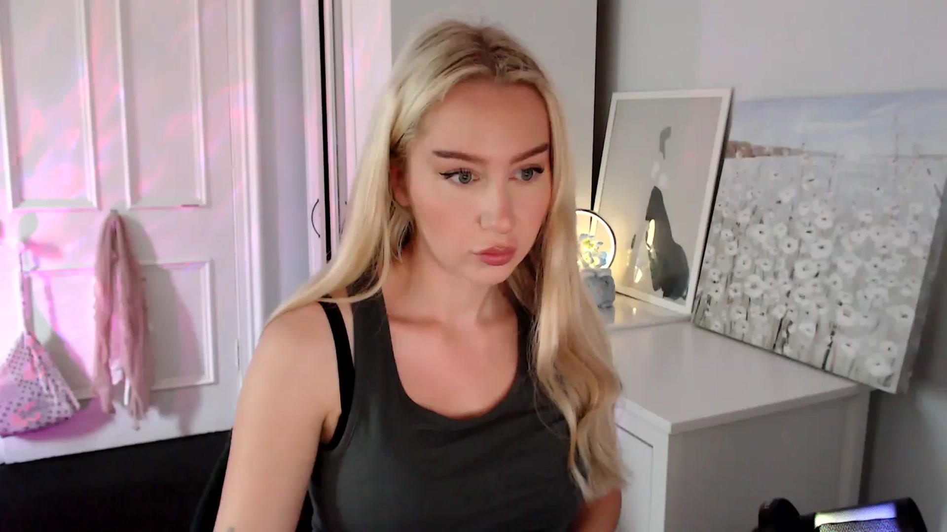 Gallery image thumbnail from British_Cutie's myfreecams stream on, 08/05/2025, 11:44 image 15 of 20