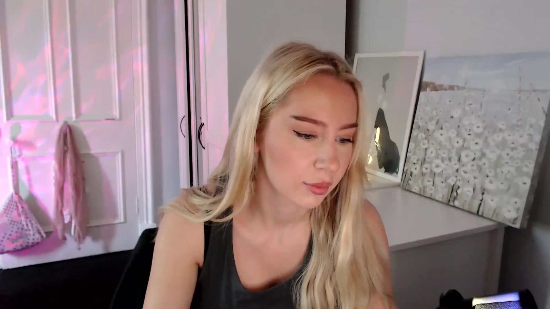 Gallery image thumbnail from British_Cutie's myfreecams stream on, 08/05/2025, 11:44 image 19 of 20
