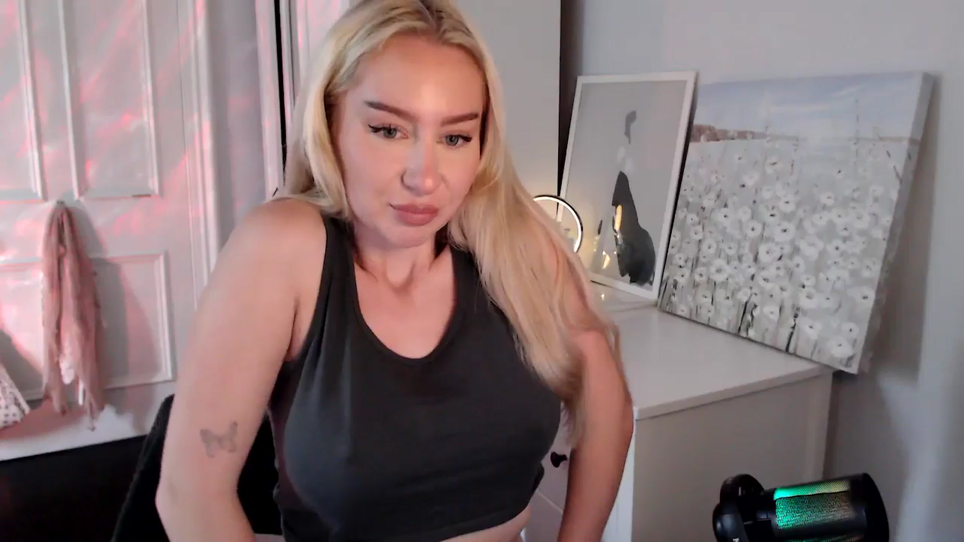 Gallery image thumbnail from British_Cutie's myfreecams stream on, 08/05/2025, 14:59 image 4 of 20
