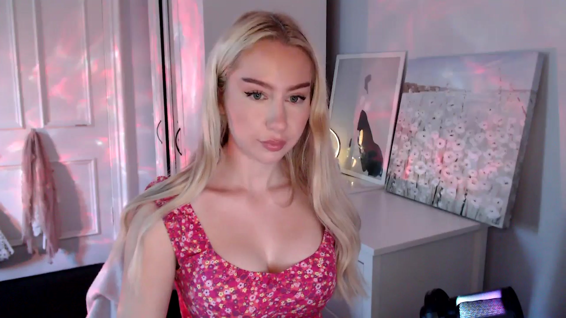 Gallery image thumbnail from British_Cutie's myfreecams stream on, 08/05/2025, 14:59 image 14 of 20