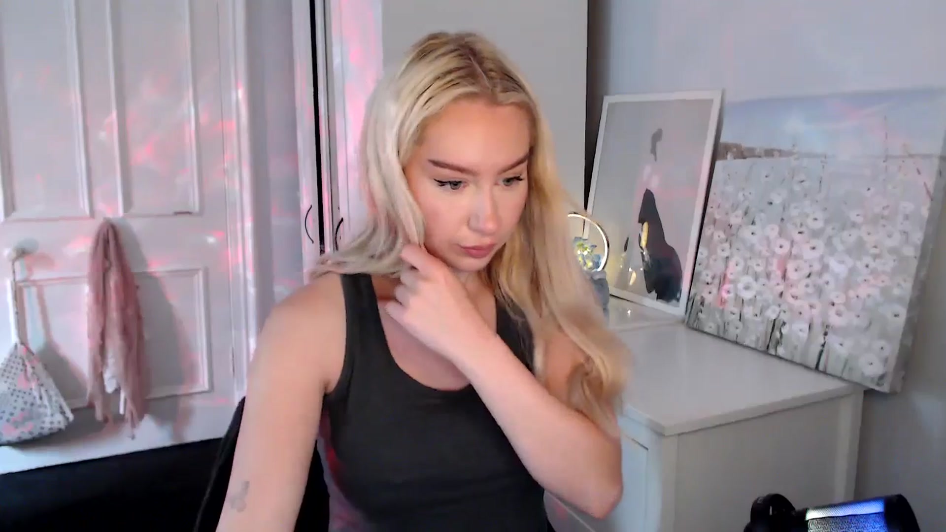 Gallery image thumbnail from British_Cutie's myfreecams stream on, 08/05/2025, 14:59 image 5 of 20